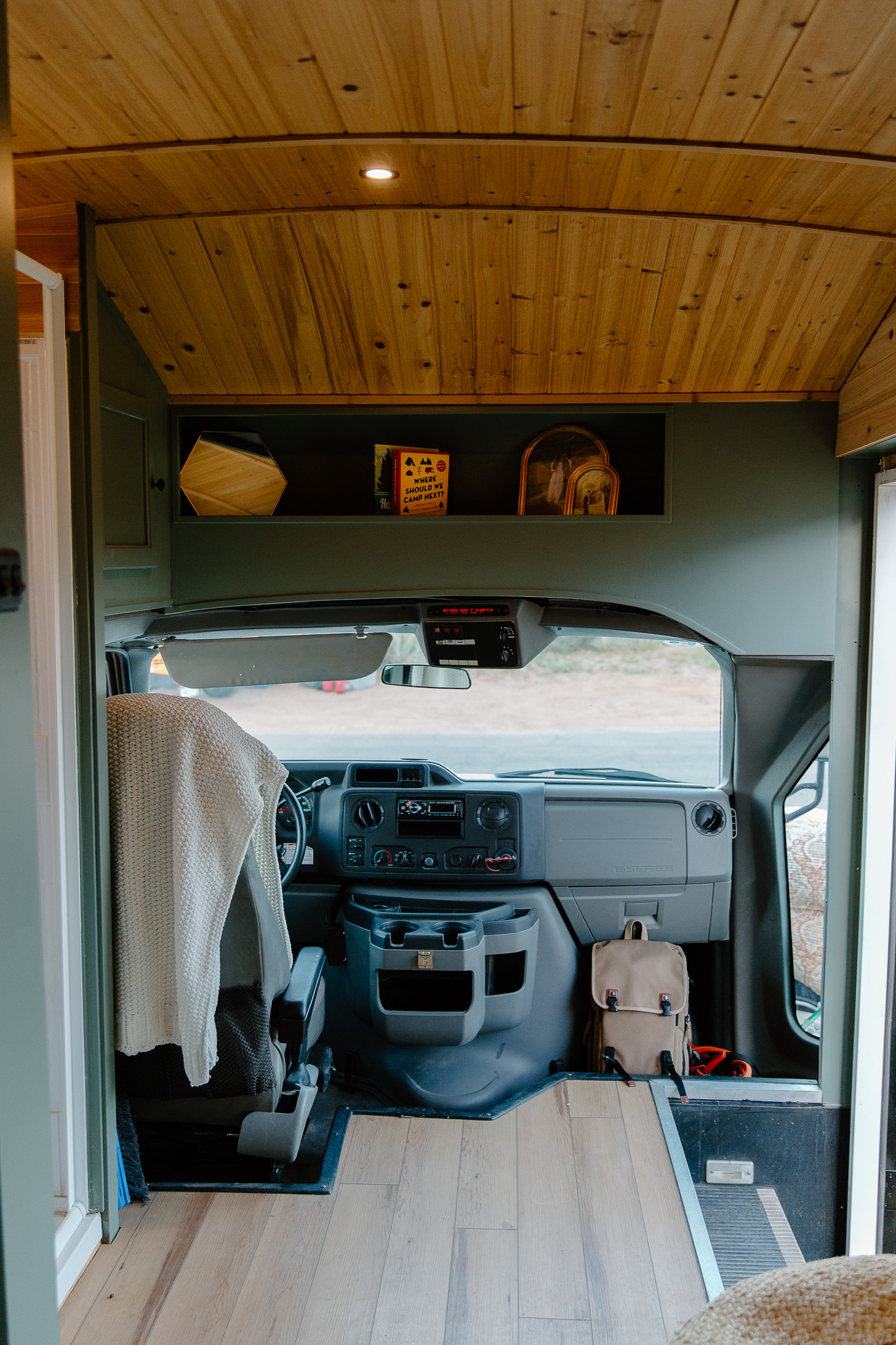 Custom Shuttle Bus thumbnail 13