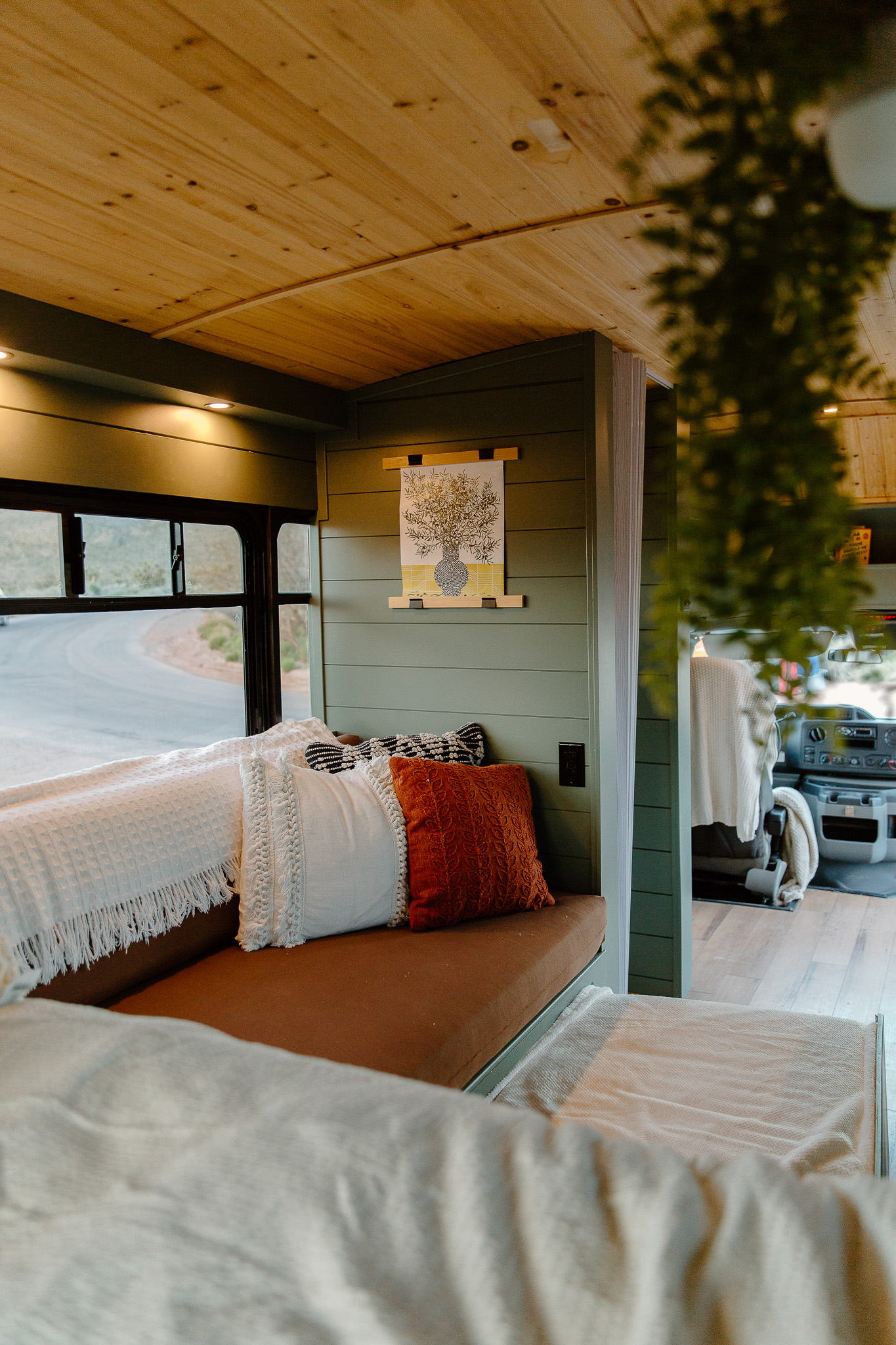 Custom Shuttle Bus thumbnail 17