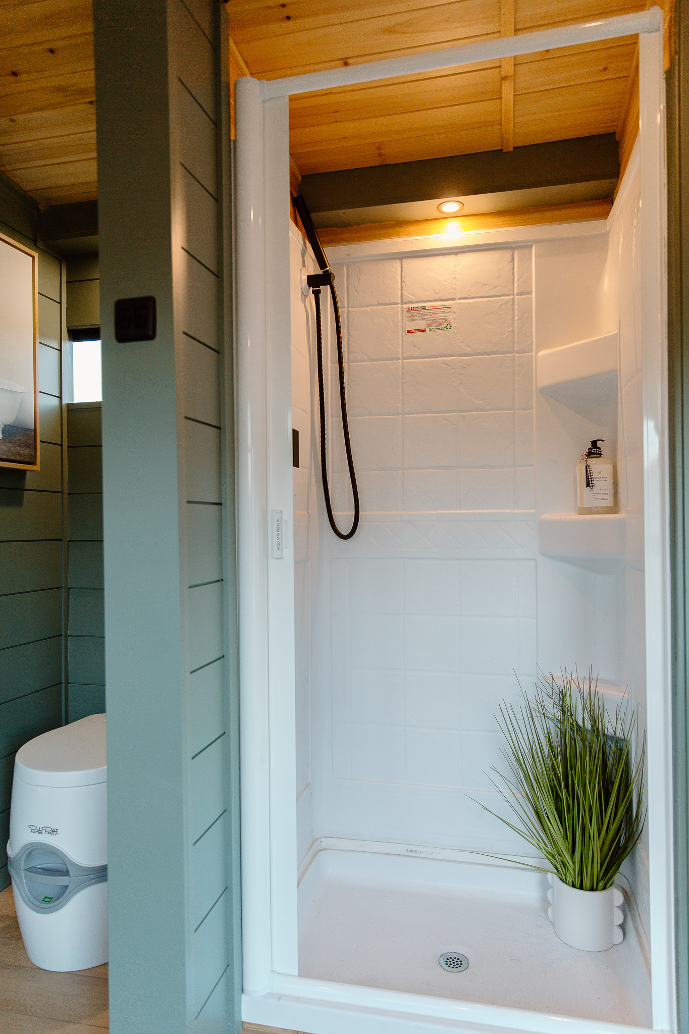 Custom Shuttle Bus thumbnail 2