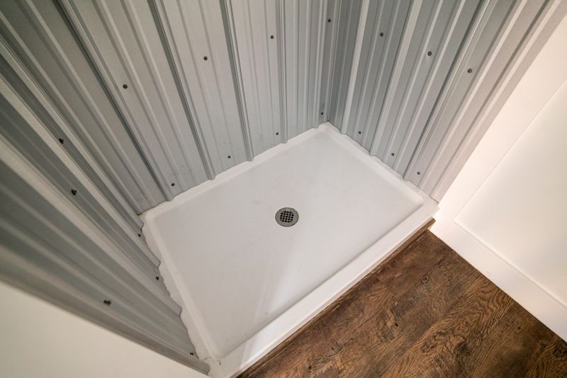 Luxe ALT 20’ Tiny Home thumbnail 3