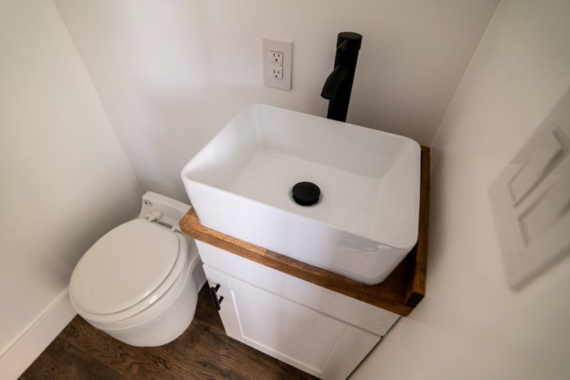 Luxe ALT 20’ Tiny Home thumbnail 6