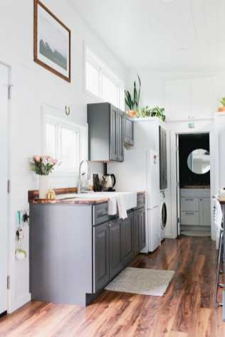 Golden American Tiny House thumbnail 7