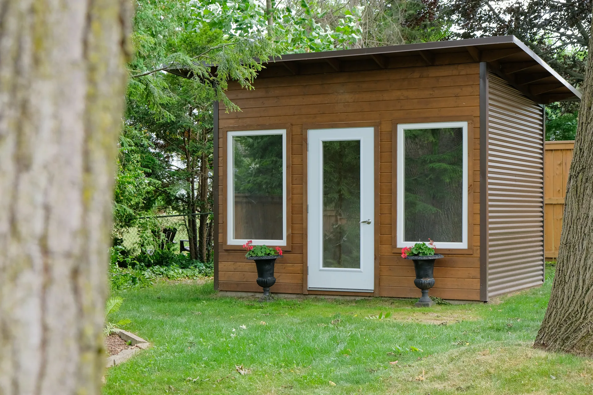 B.B - Backyard Study by Backyard Escape Studios