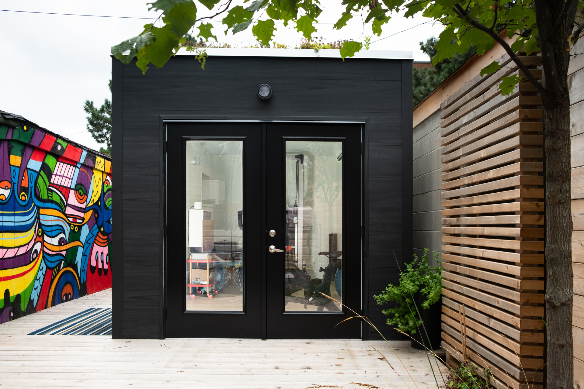 Green Roof Eco-Studio thumbnail 2