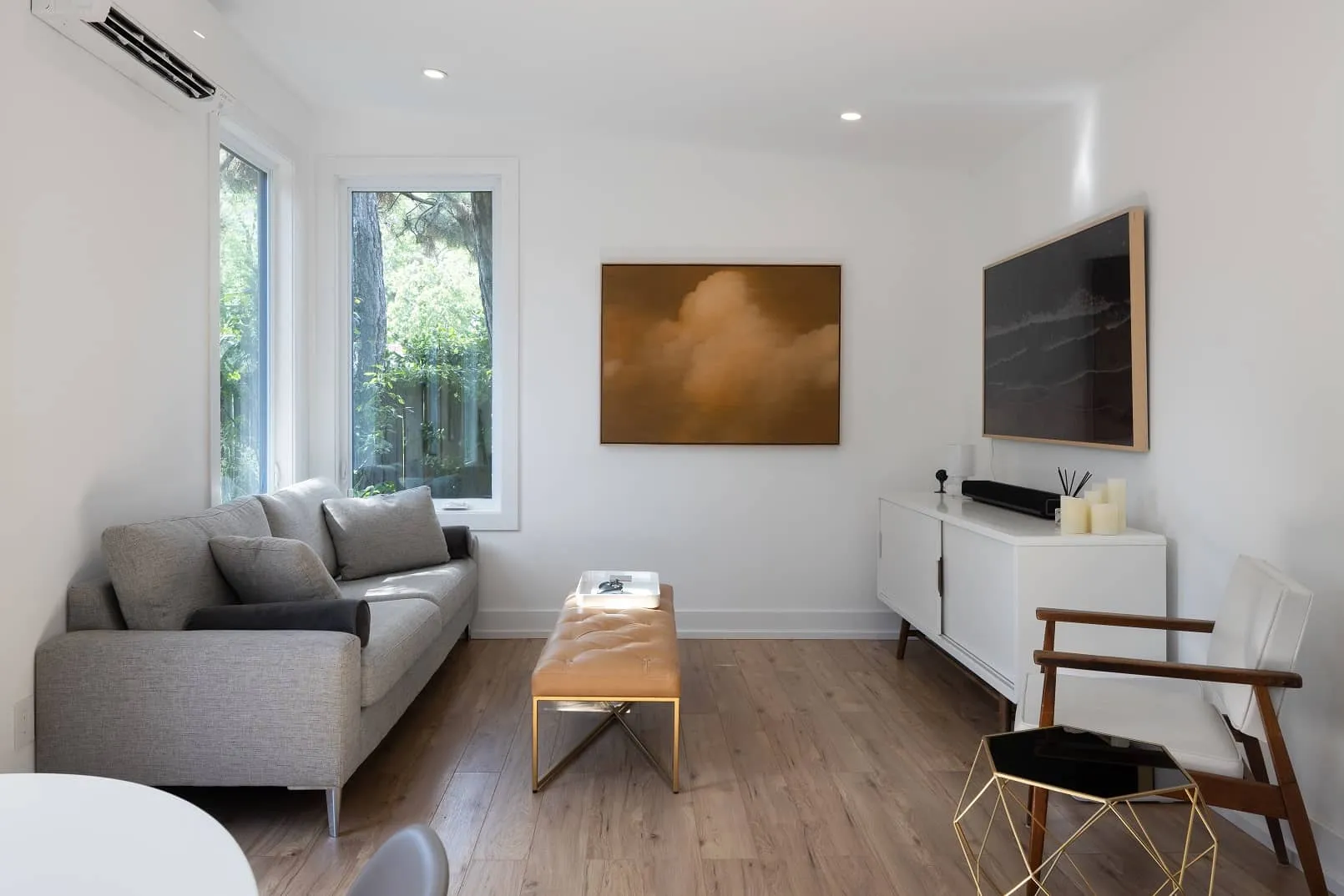 M.W - Ultimate Cedar Studio thumbnail 4