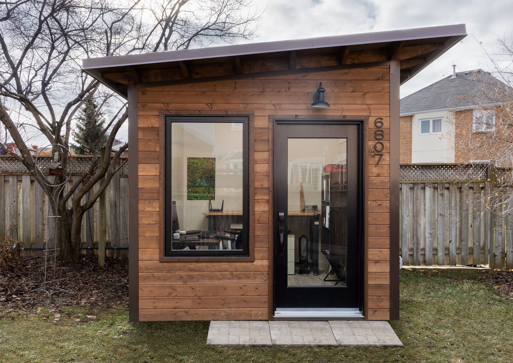 Quaint Office in Mississauga by Backyard Escape Studios