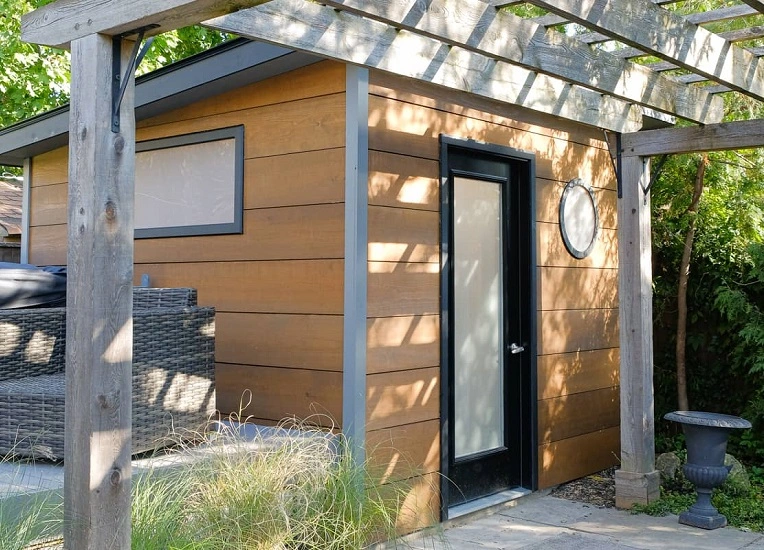 The Suburban thumbnail 4