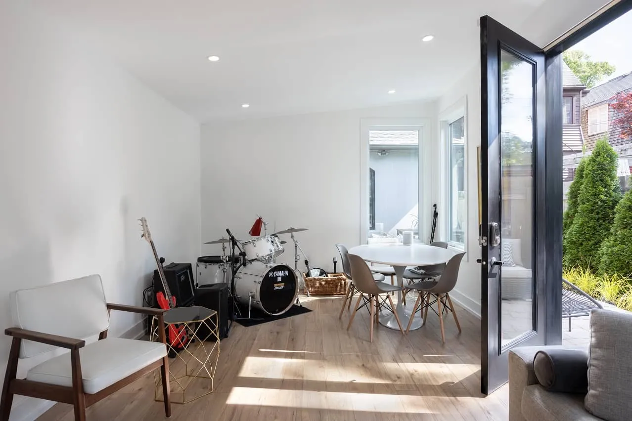 The Ultimate Cedar Garden Studio Canada thumbnail 5