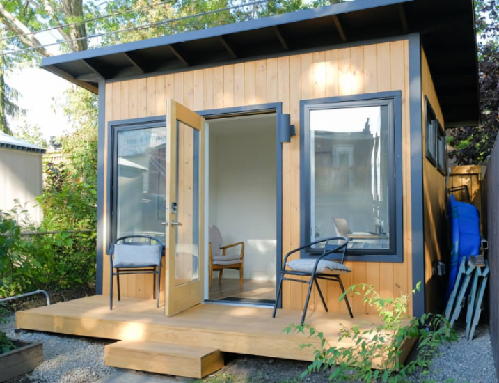 Toronto Office Studio by Backyard Escape Studios