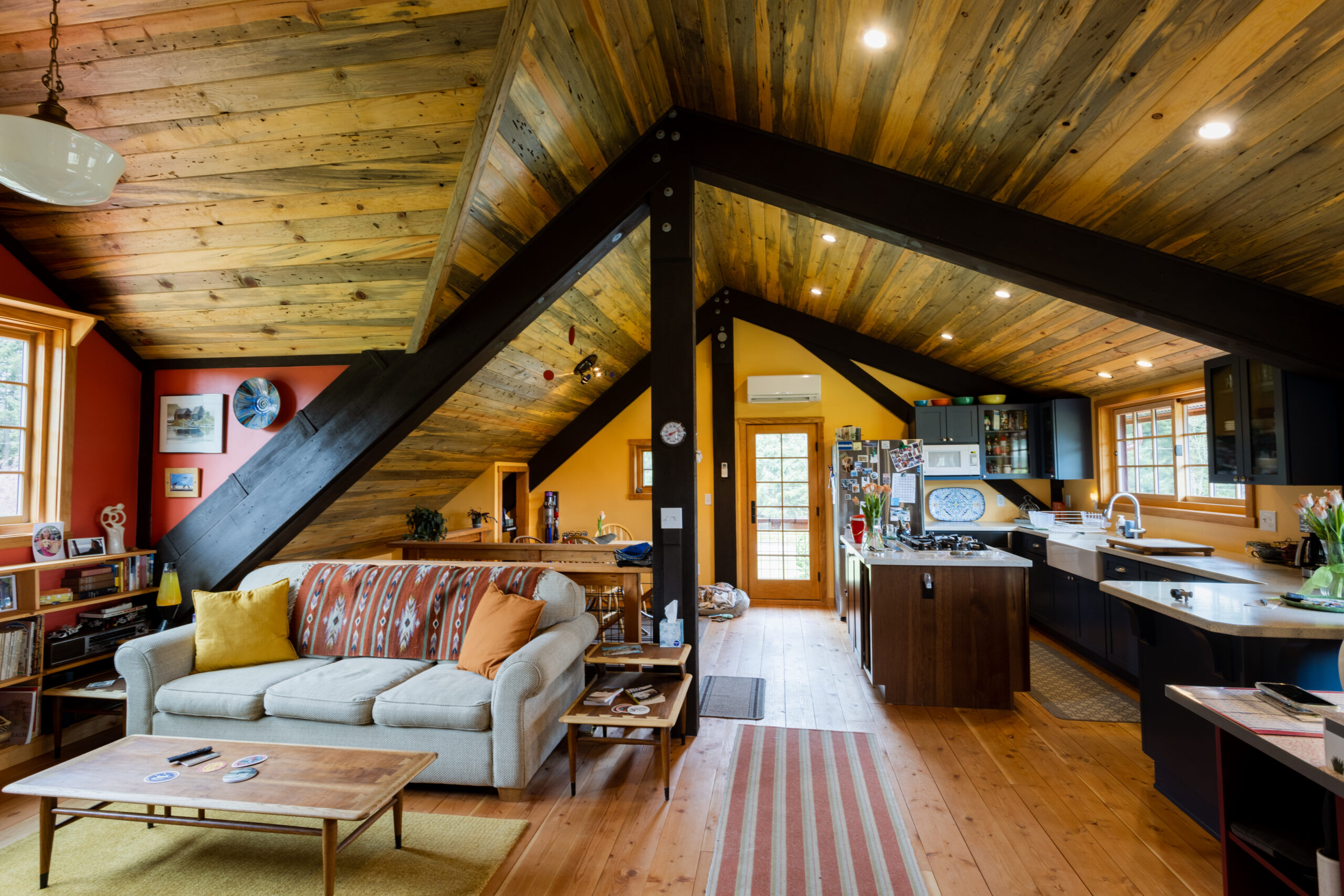 Huntington Barn Apartment Model B thumbnail 10