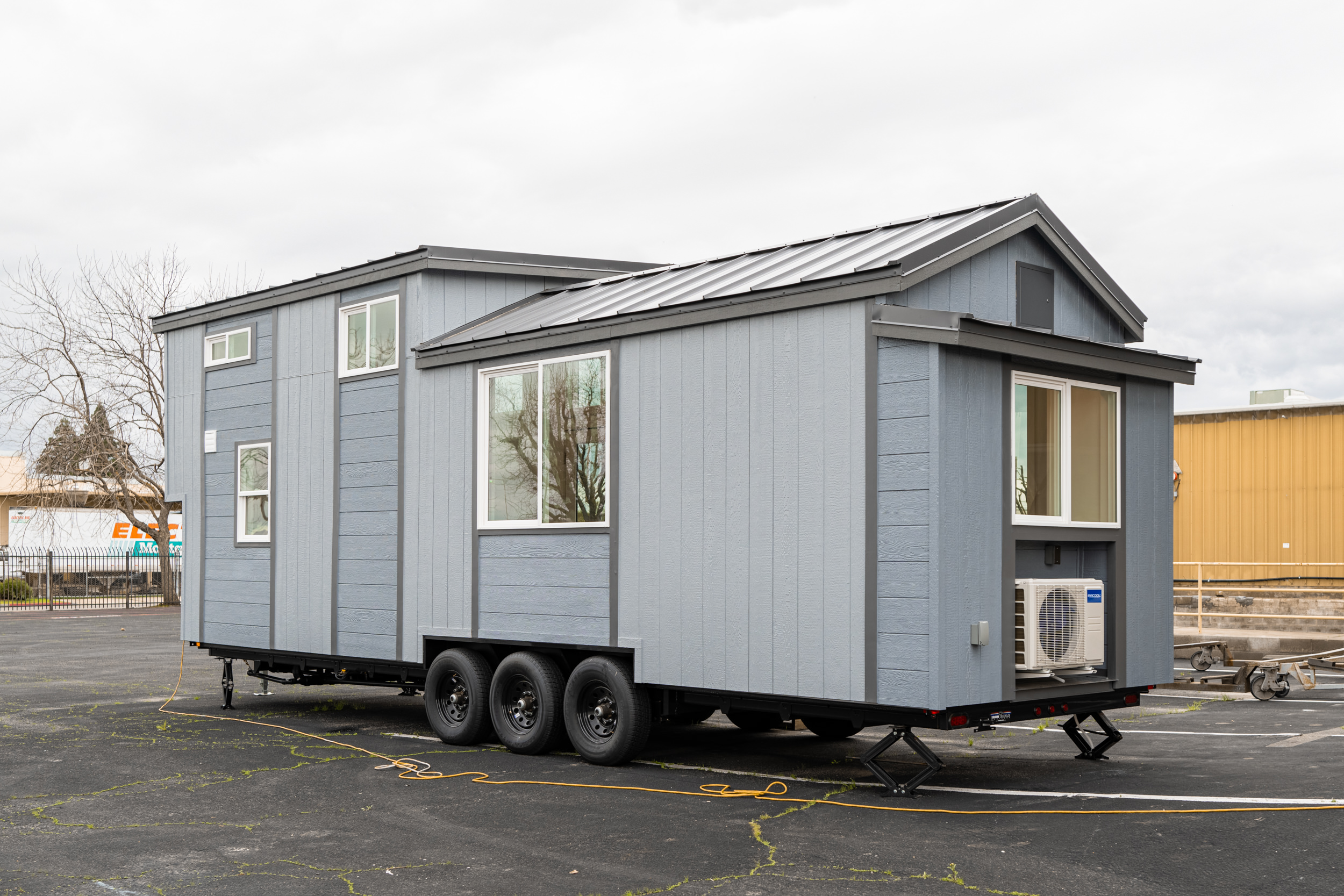 Gallery 30 thumbnail 4