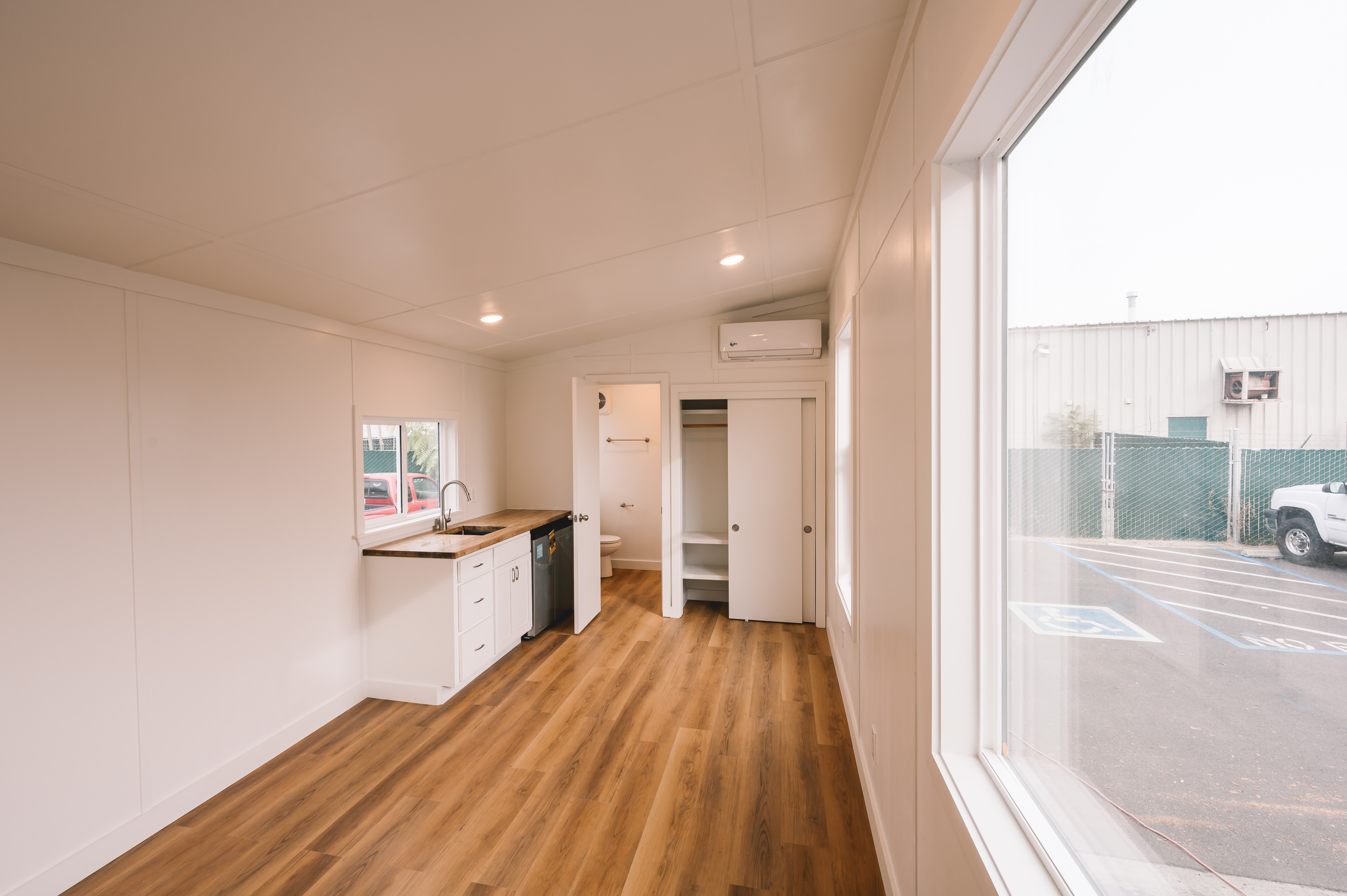 Studio 24 X thumbnail 4