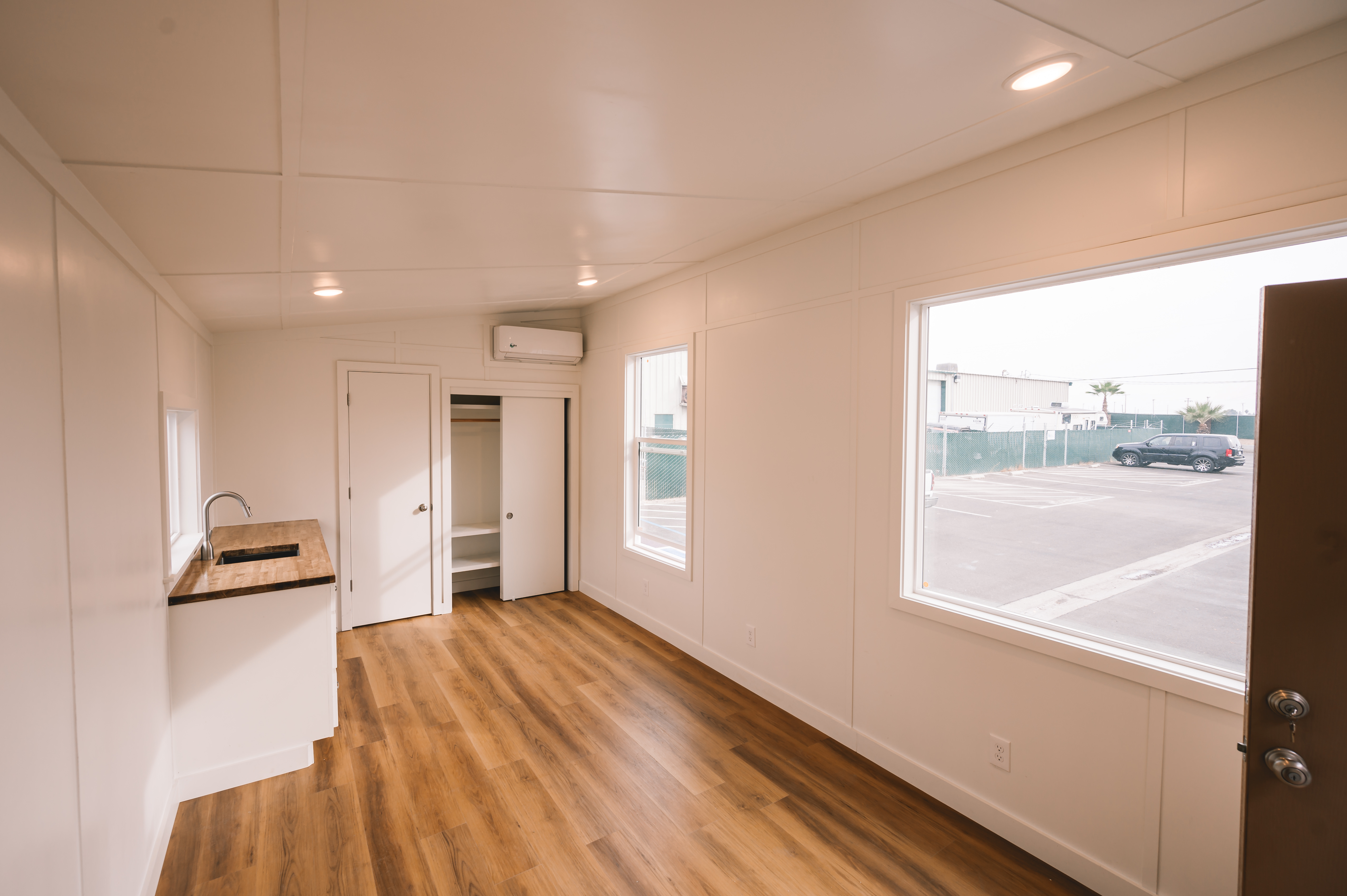 Studio 24 X thumbnail 6