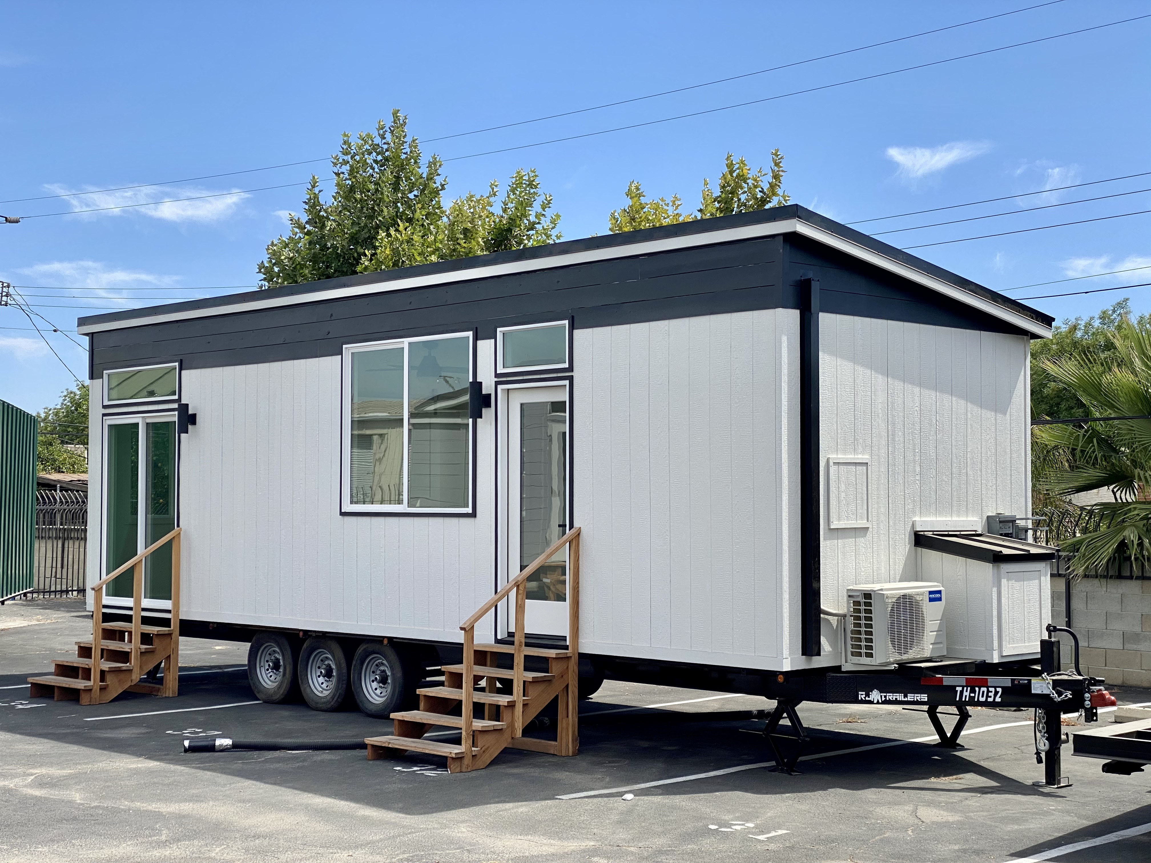 Studio 32 X thumbnail 3