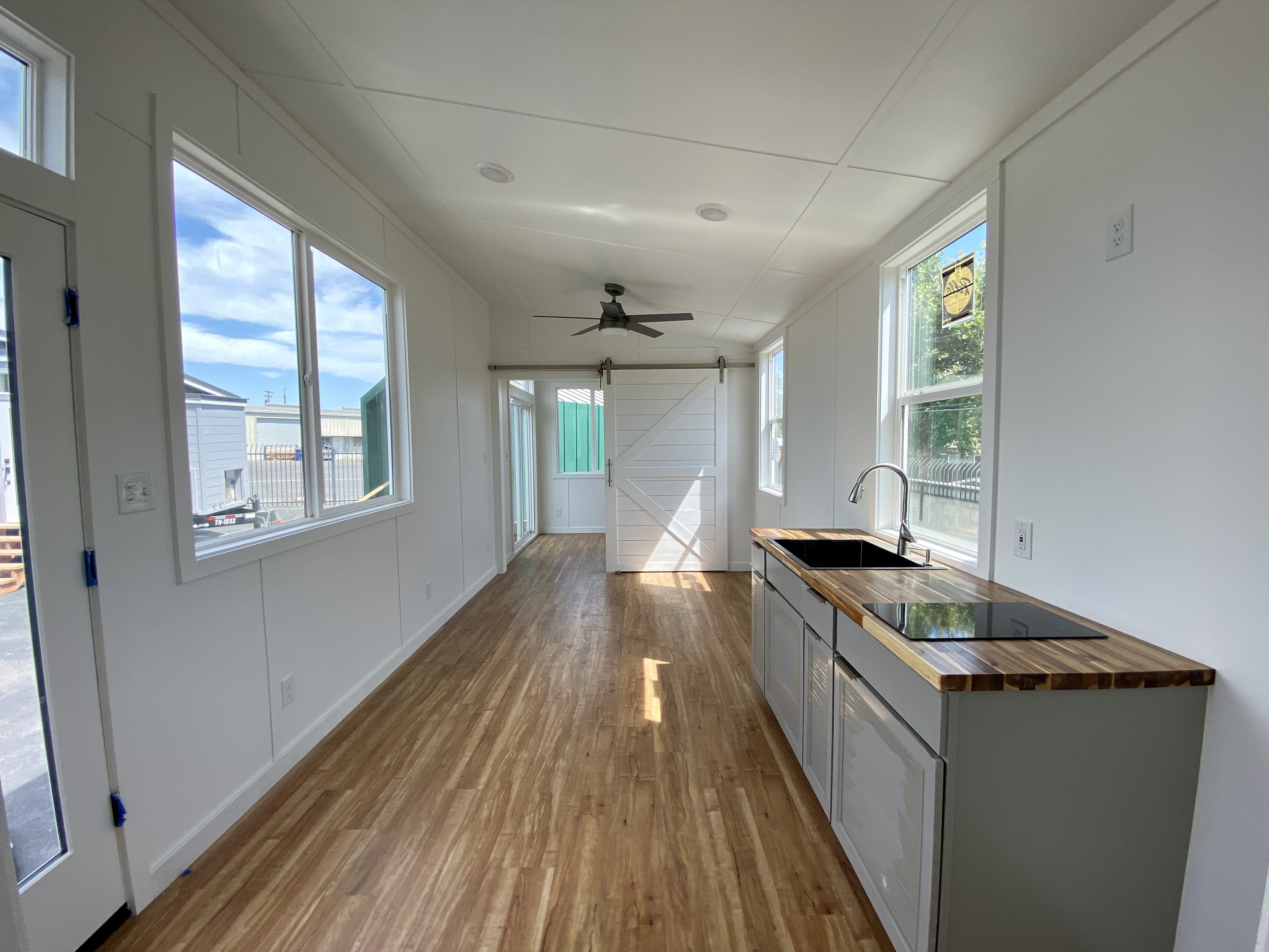 Studio 32 X thumbnail 4