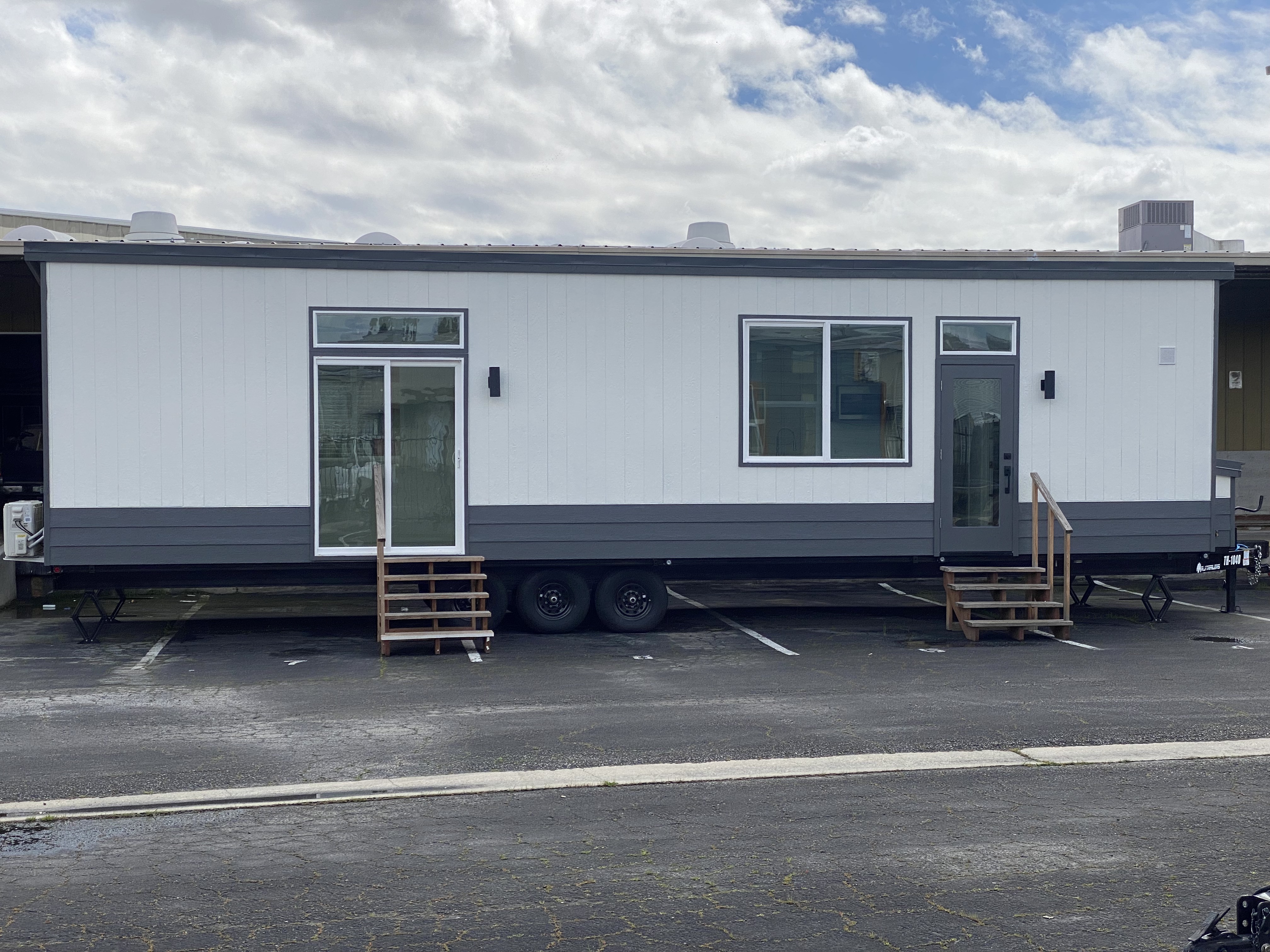 Studio 40 X by California Tiny House