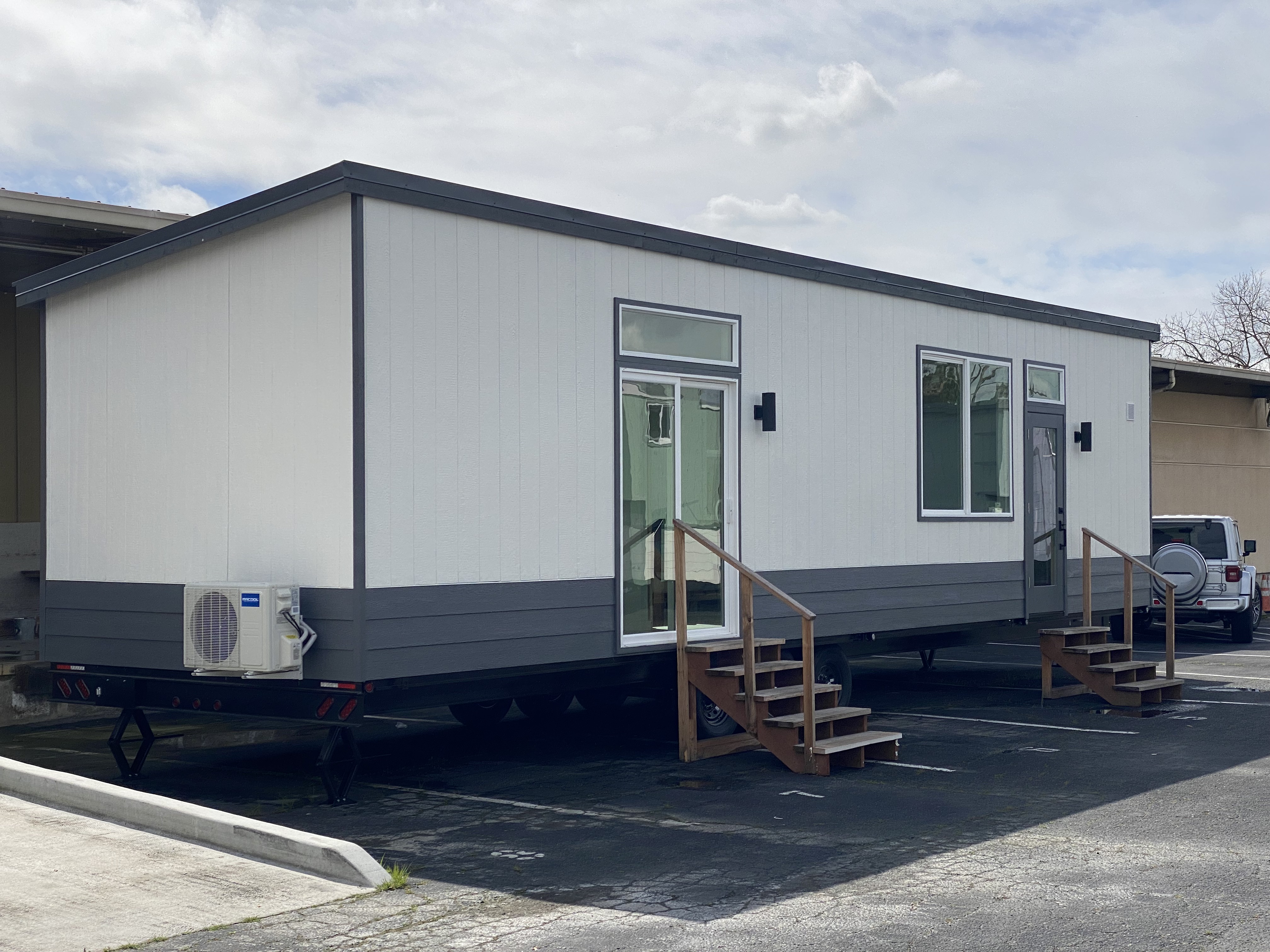 Studio 40 X thumbnail 2