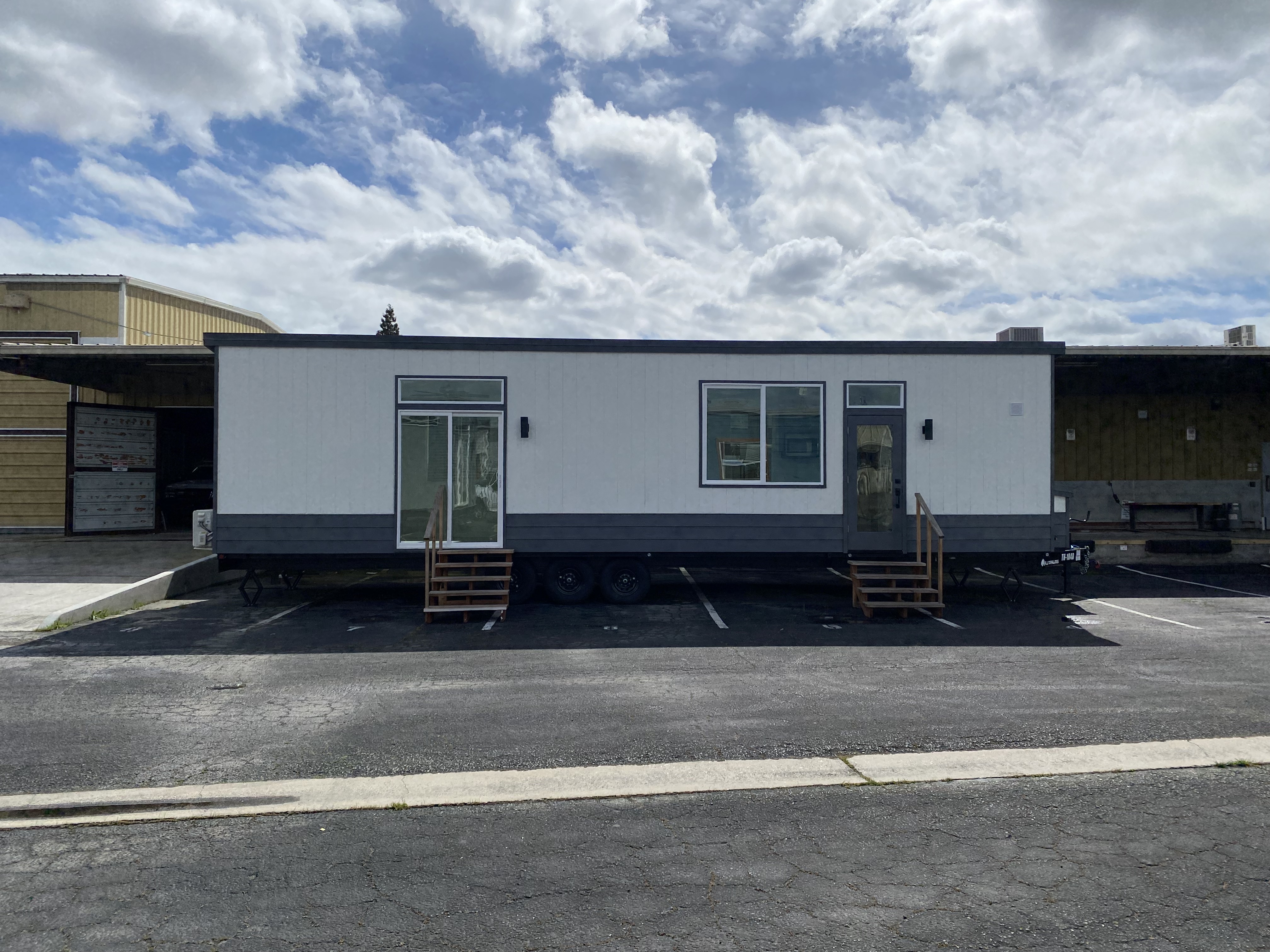 Studio 40 X thumbnail 4