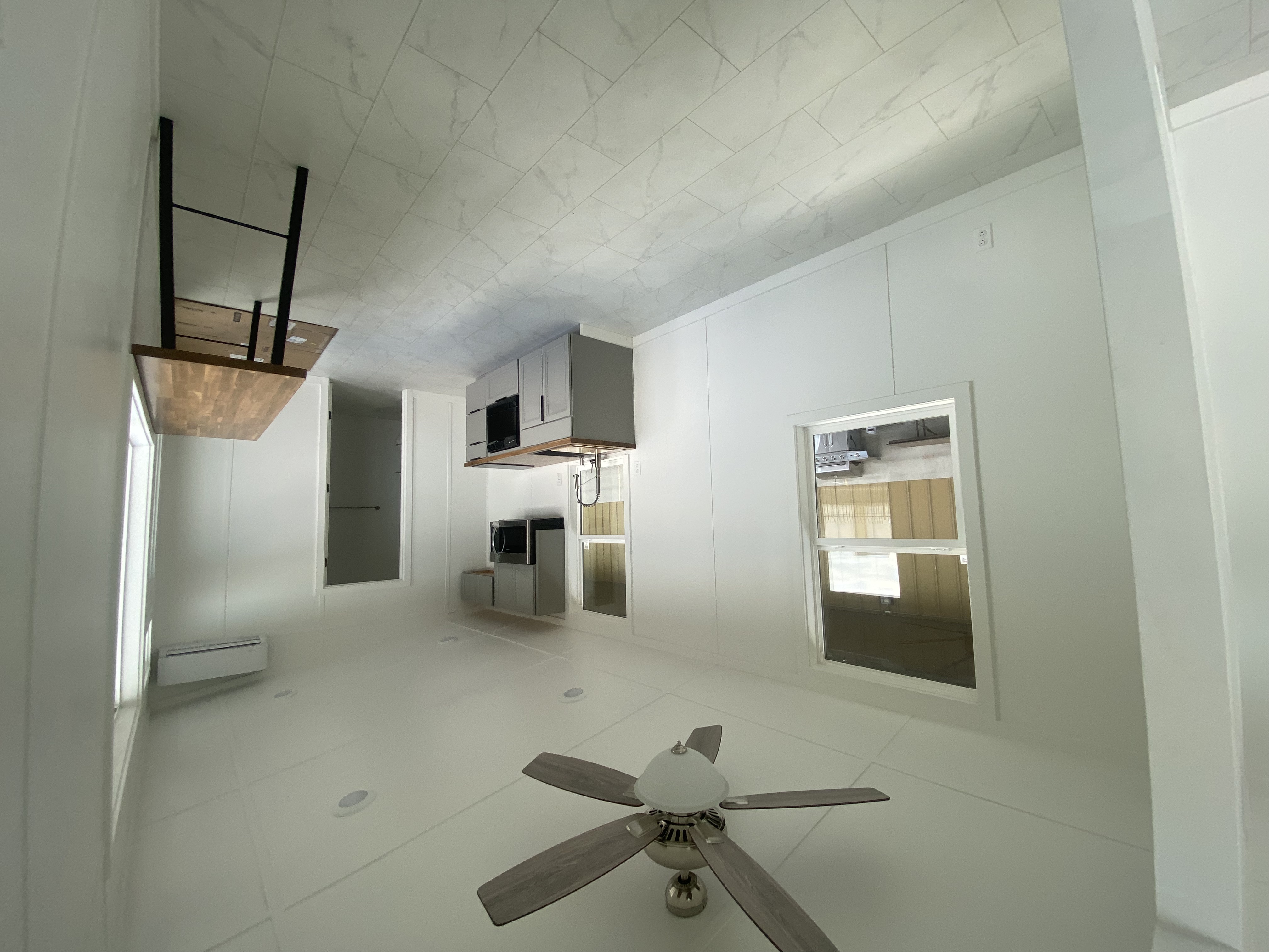 Studio 40 X thumbnail 8