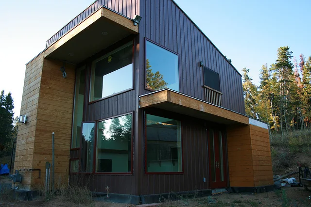 Golden Co thumbnail 2