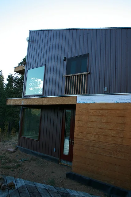 Golden Co thumbnail 5