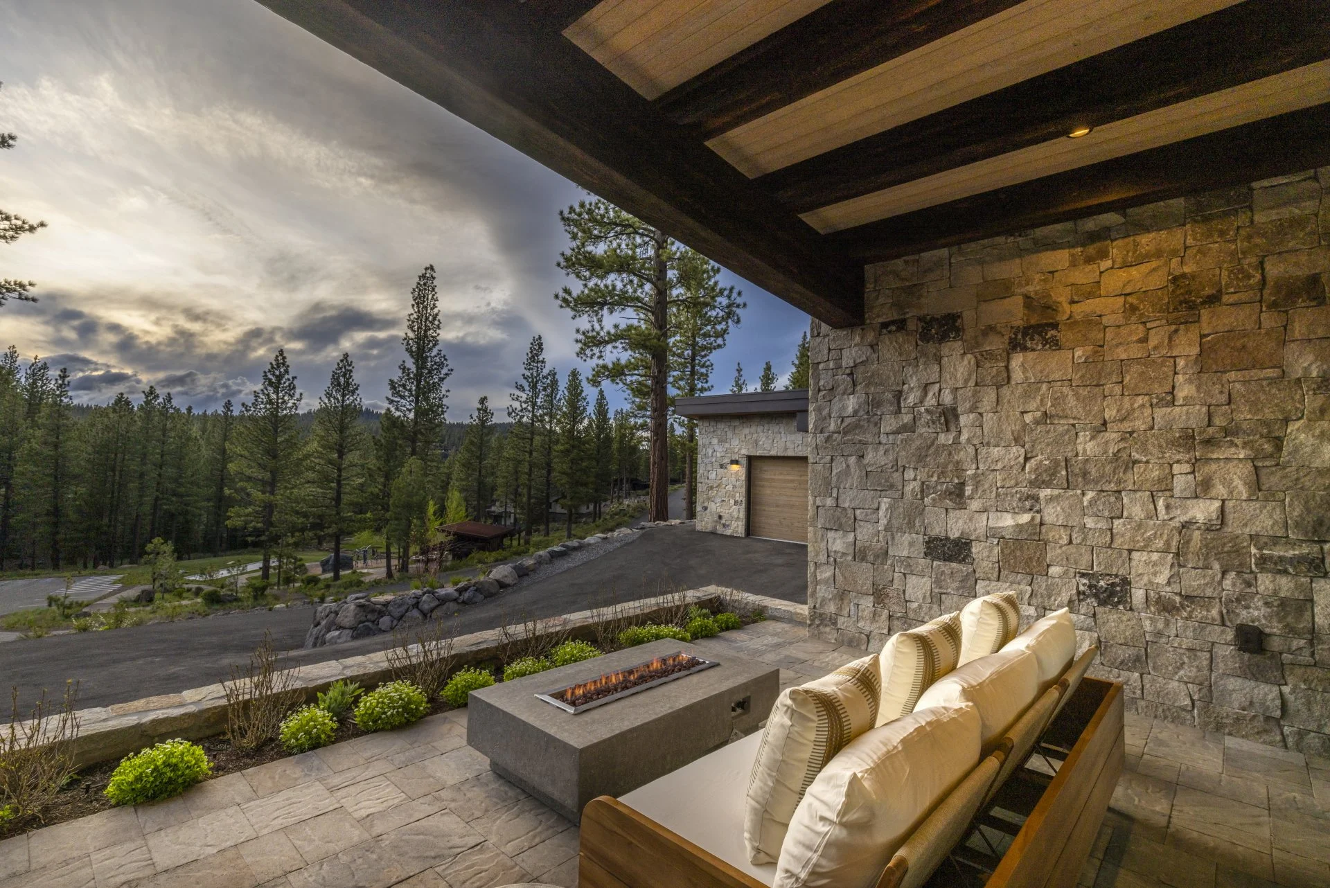 Truckee Ca 1 thumbnail 5