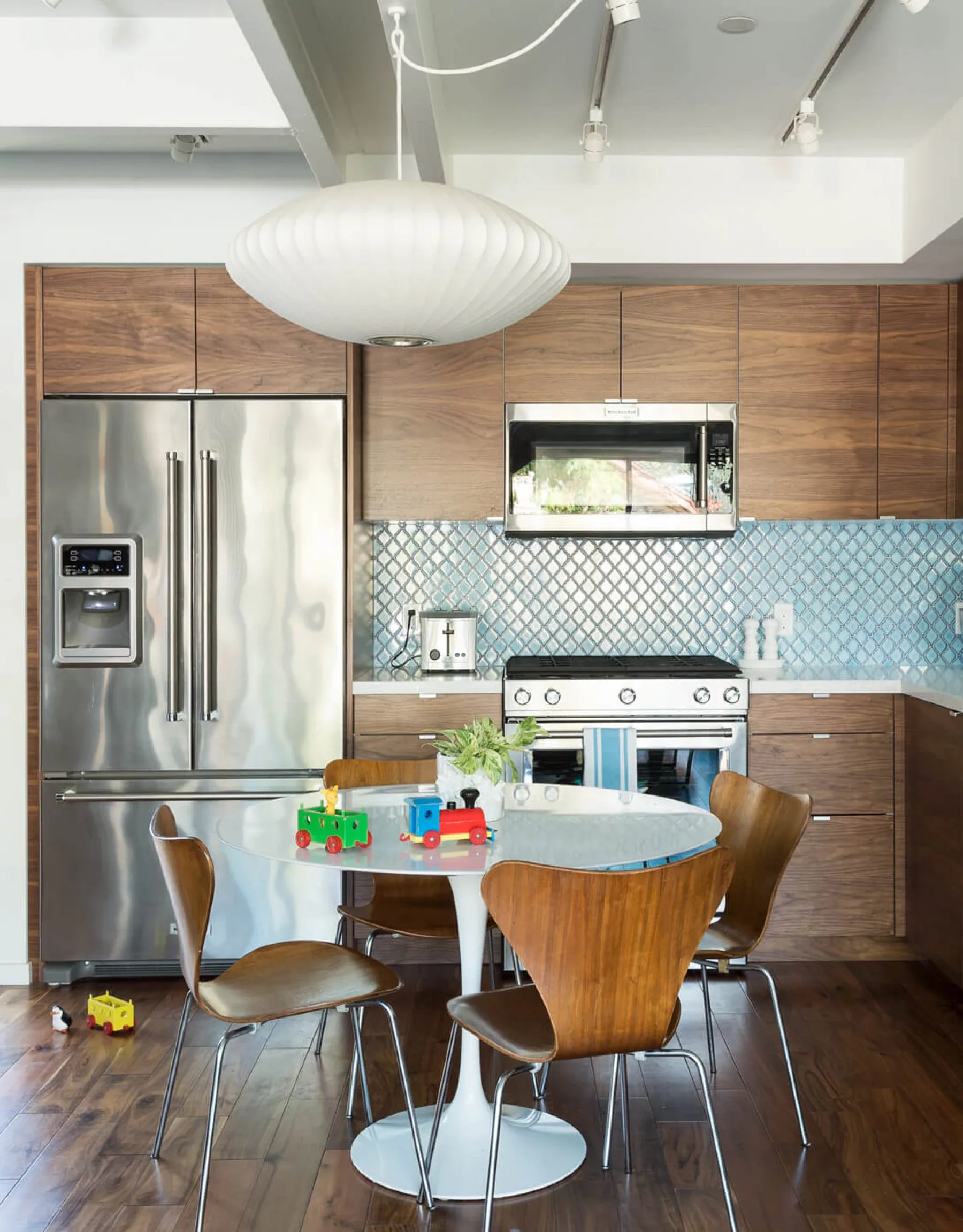 CONNECT FOUR T by Connect Homes