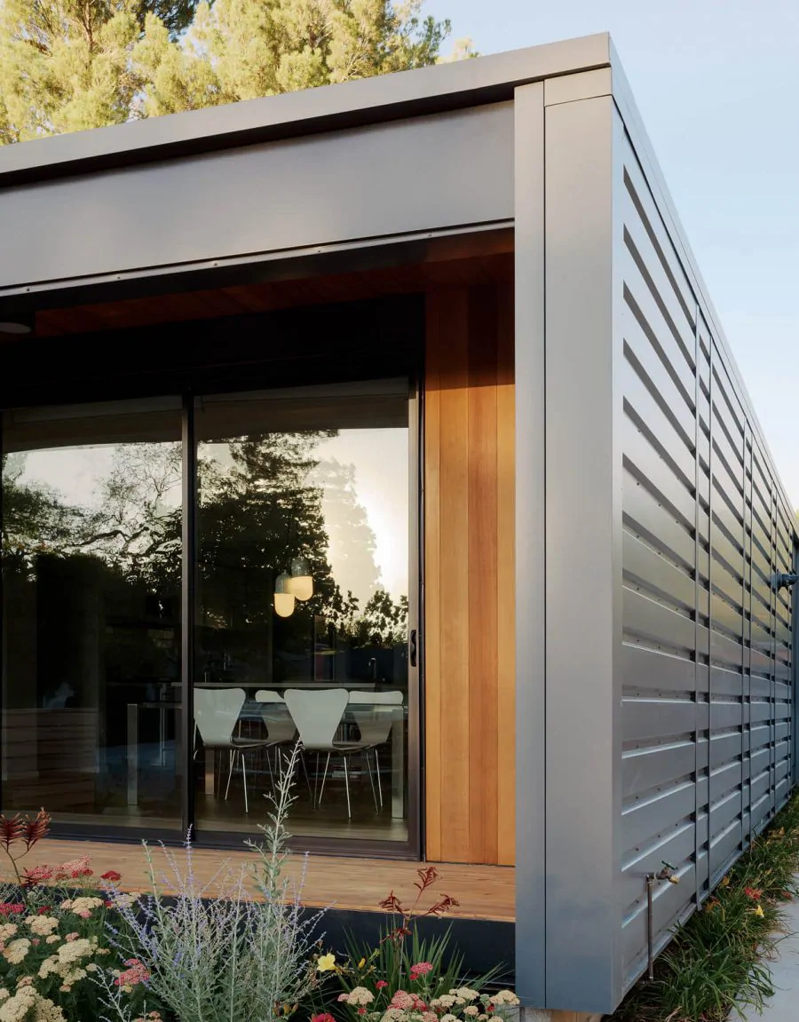 CONNECT SIX thumbnail 2