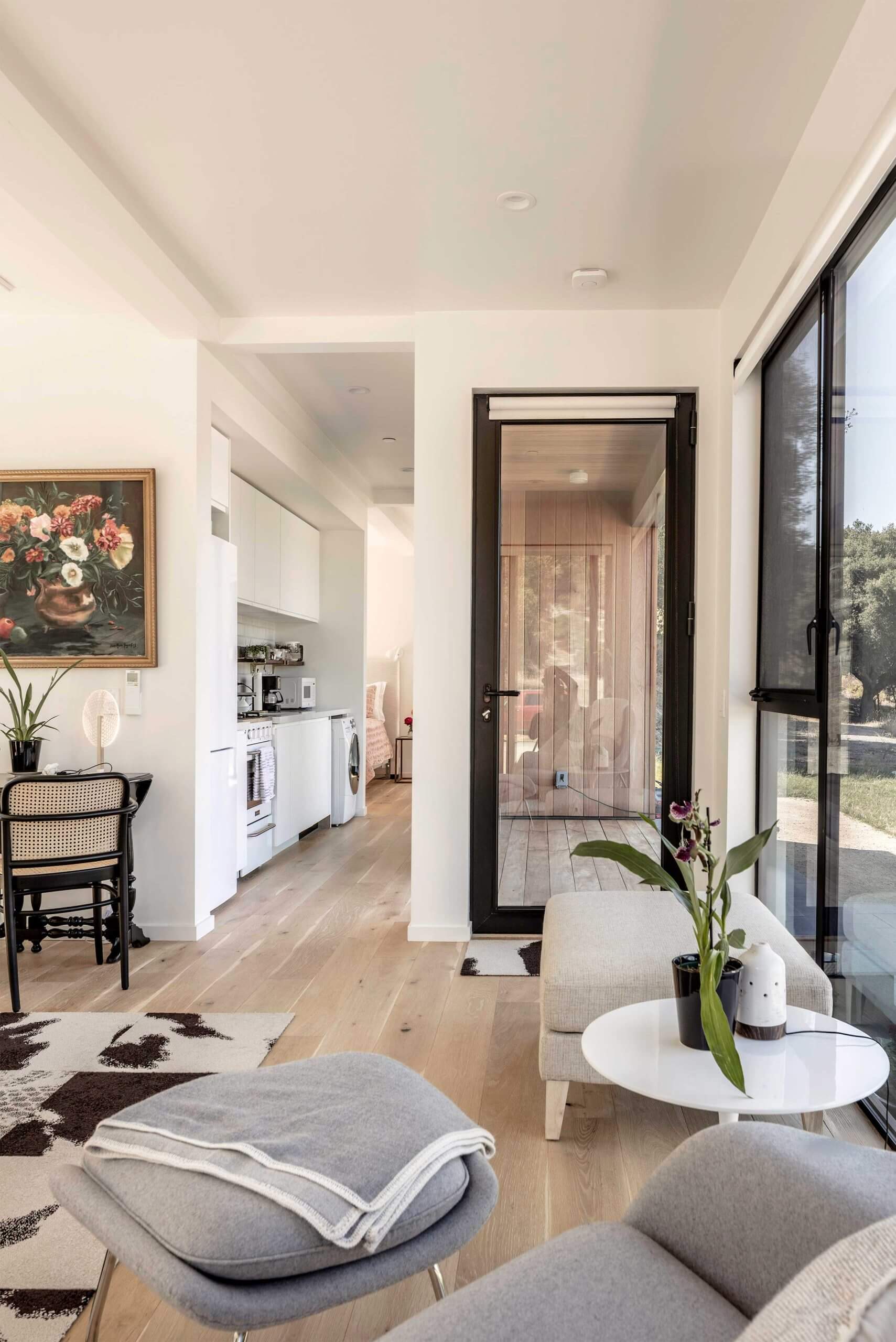 CONNECT TWO thumbnail 25