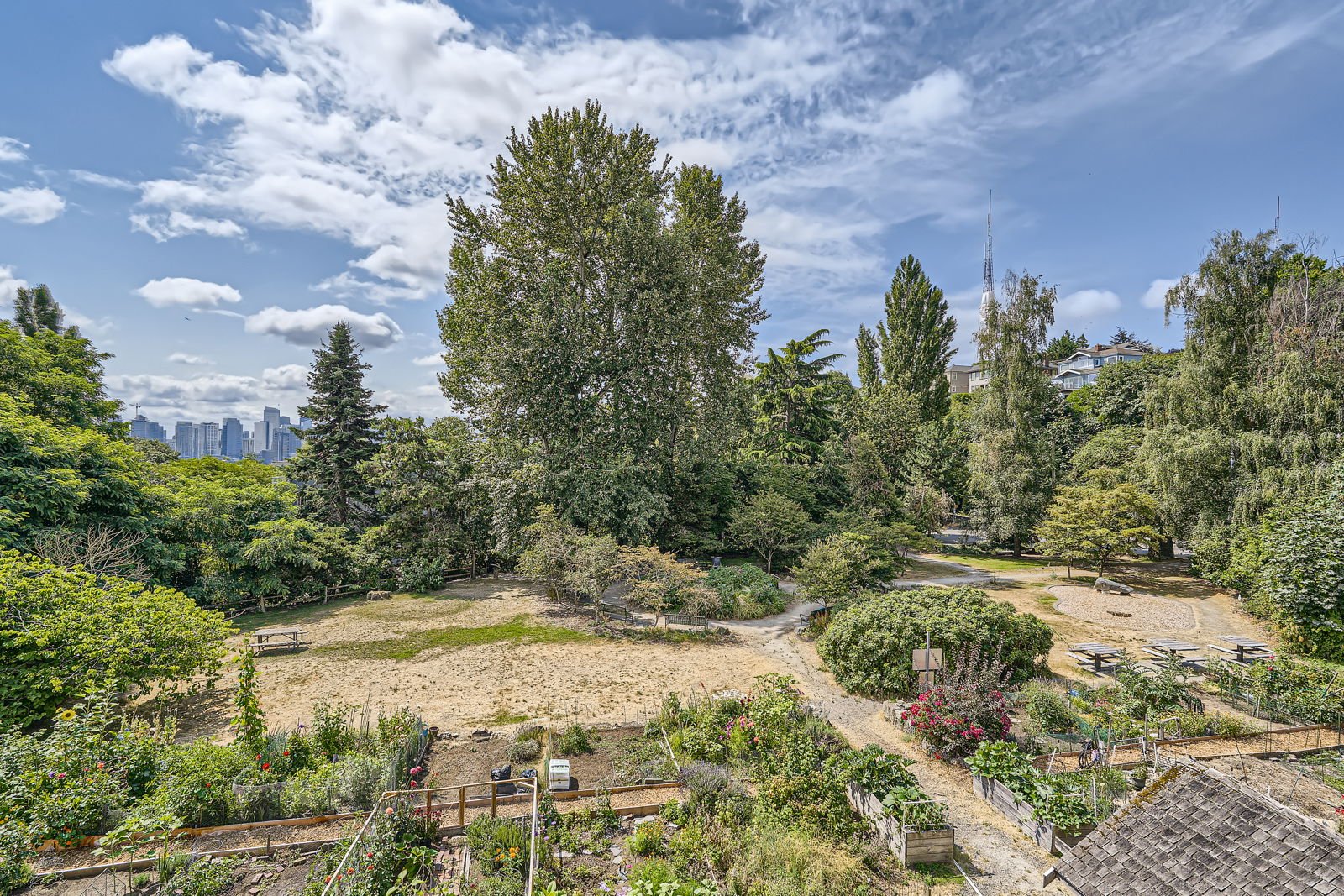 515 Howe St Seattle thumbnail 11