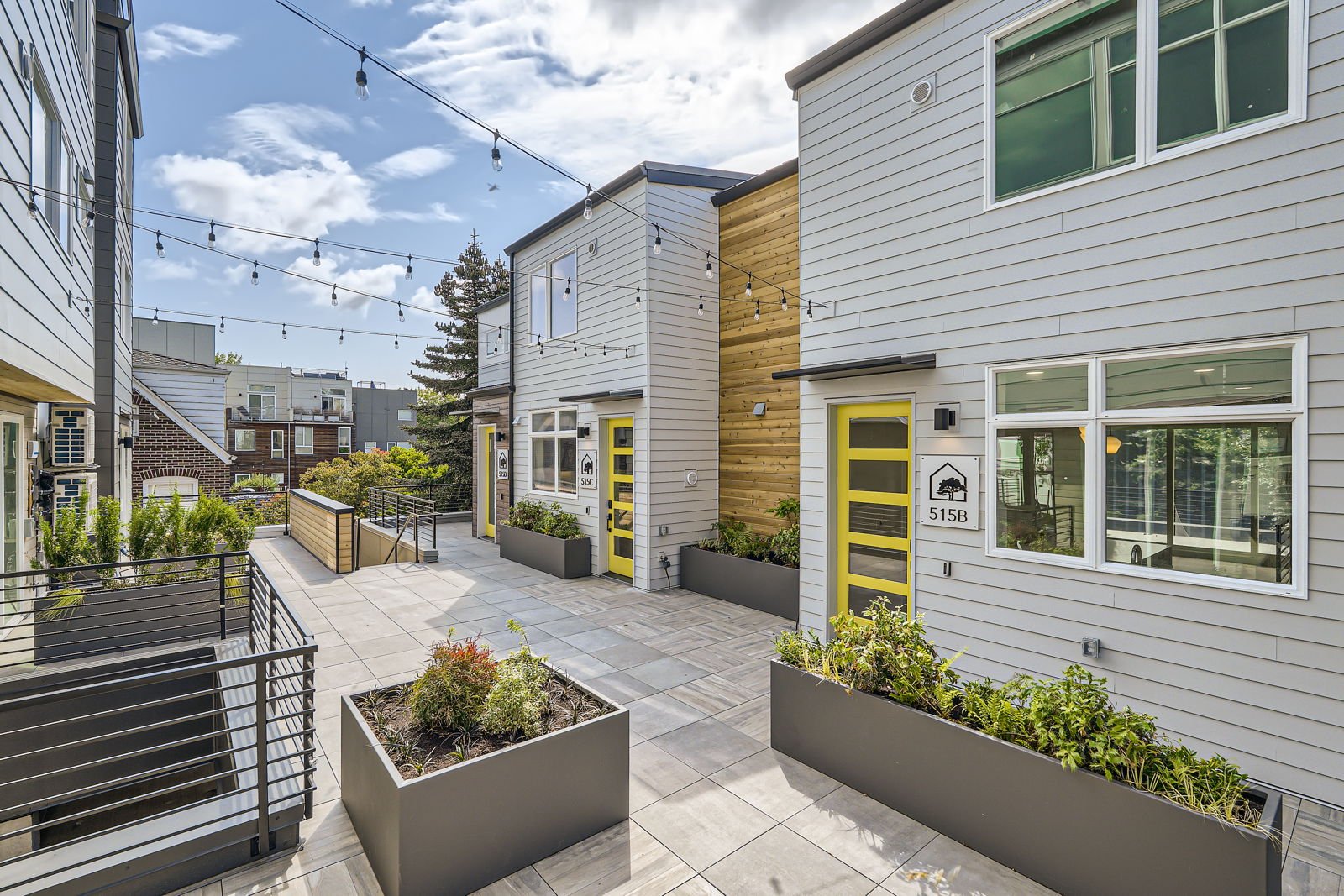 515 Howe St Seattle thumbnail 2