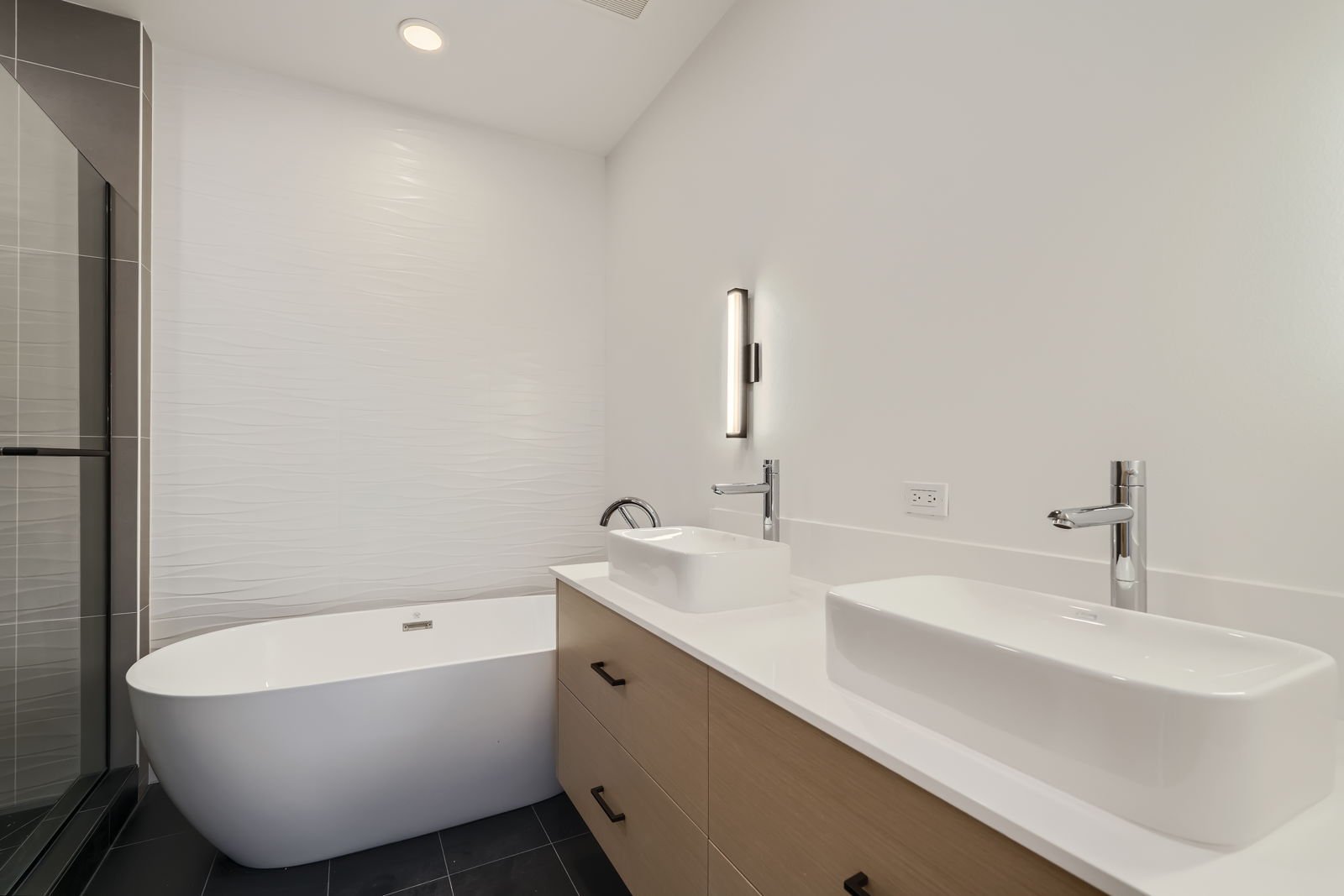 515 Howe St Seattle thumbnail 8