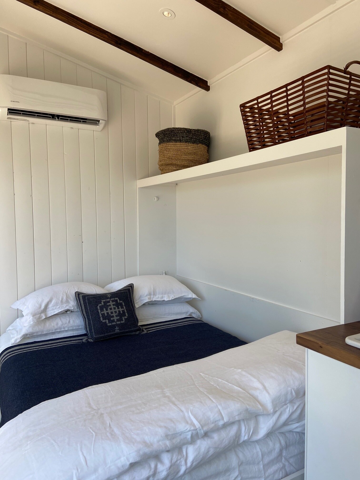 MALIBU BEACH thumbnail 7