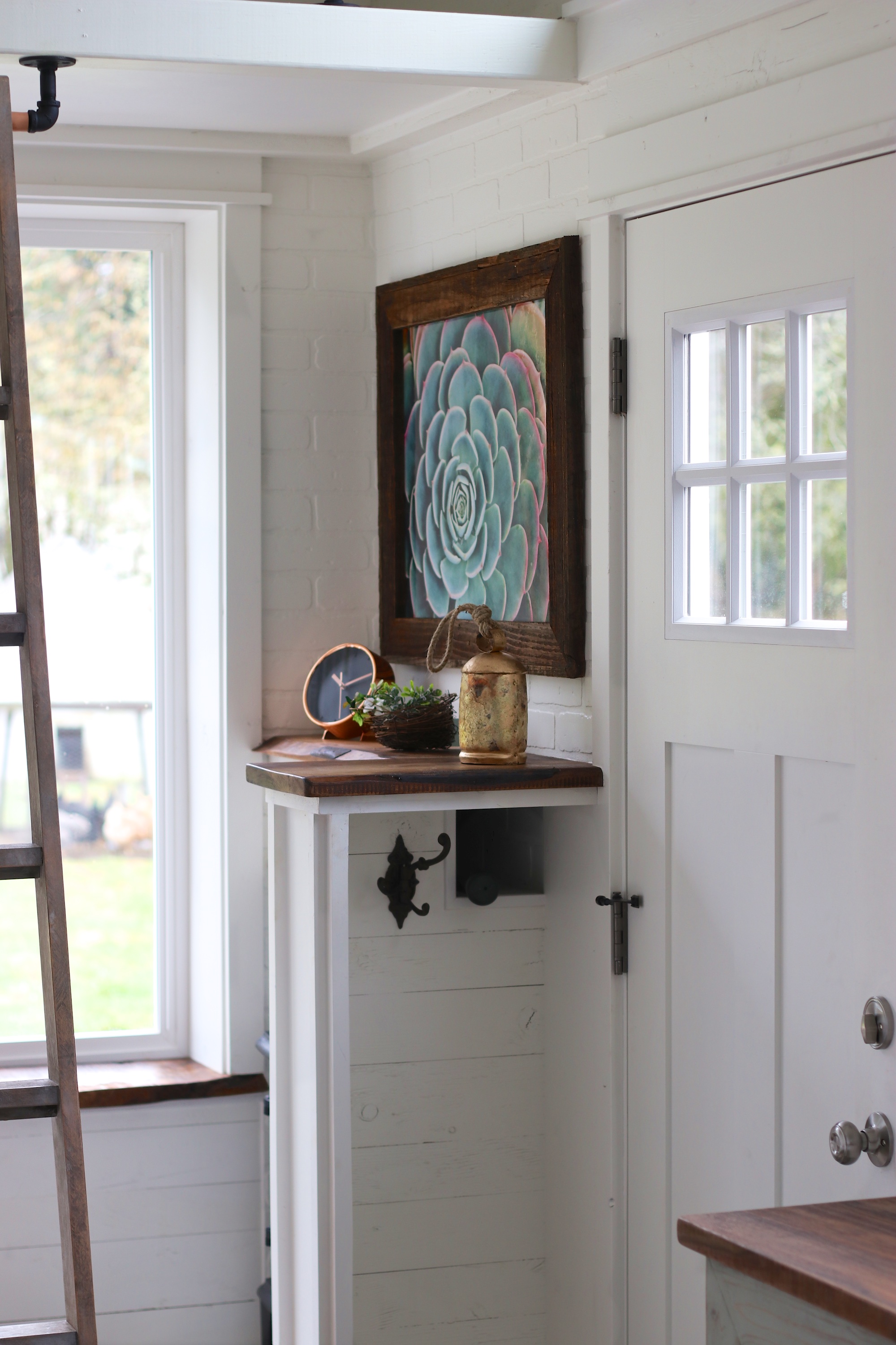 WRITERS RETREAT thumbnail 22