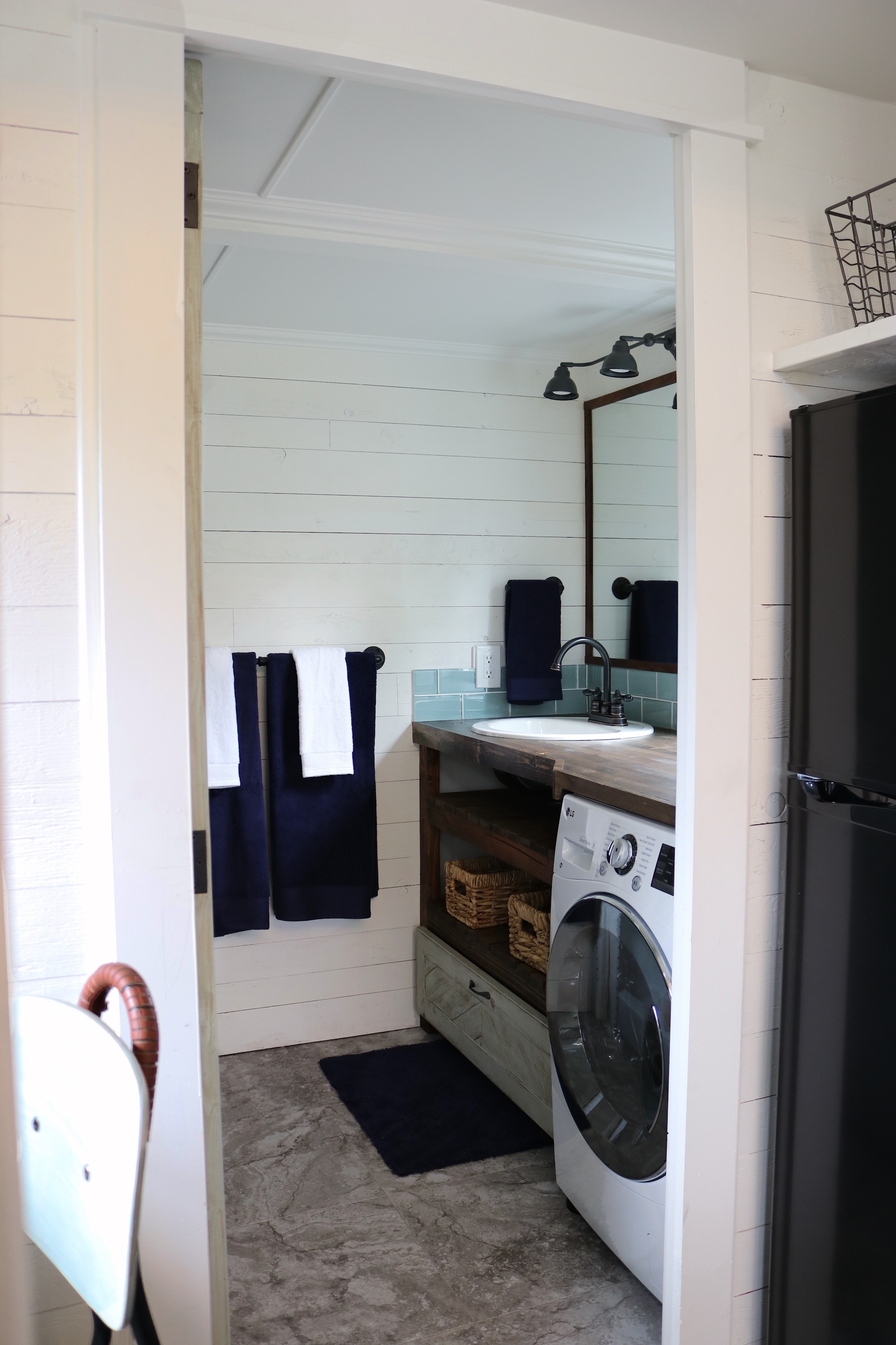 WRITERS RETREAT thumbnail 32