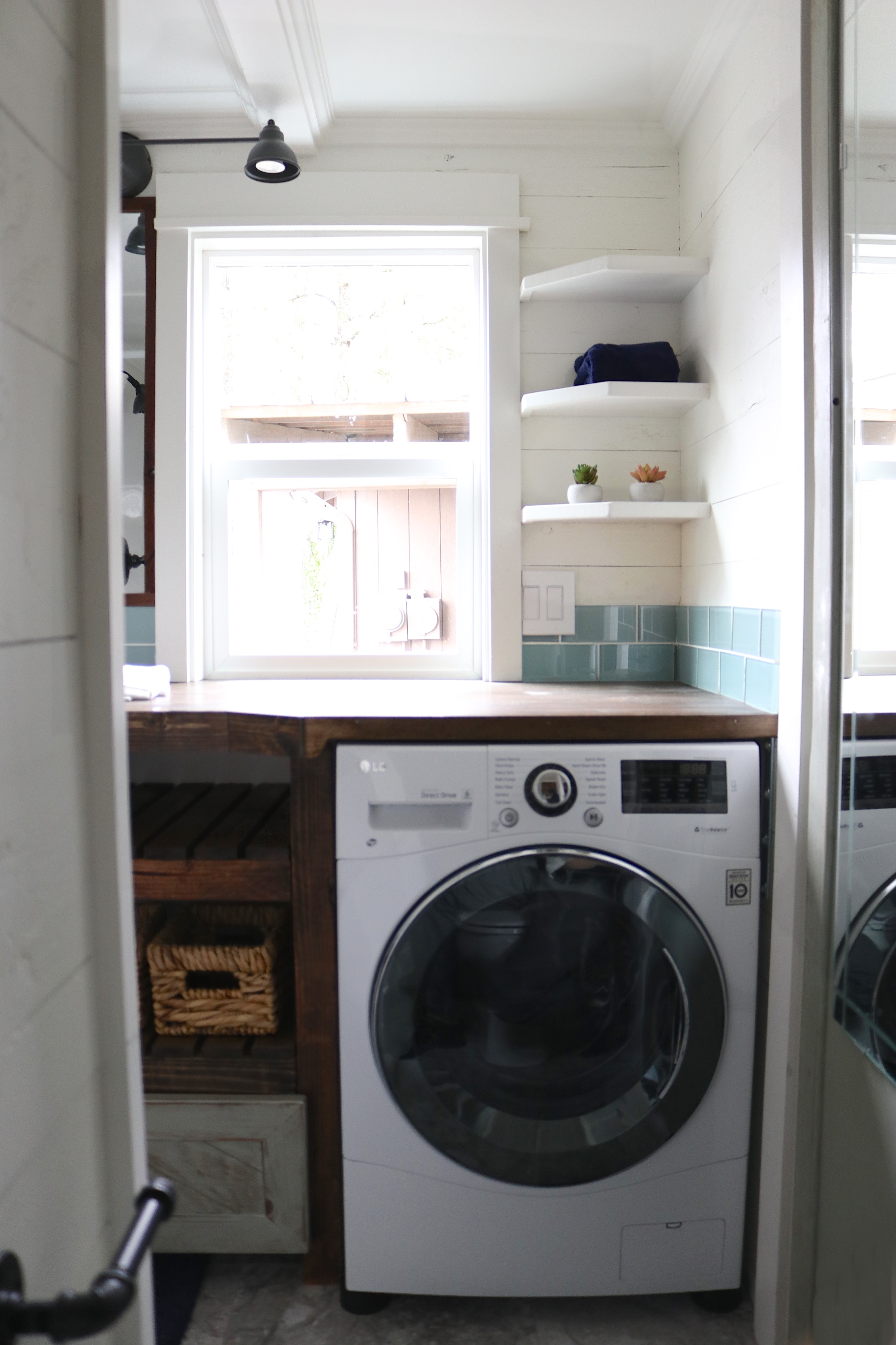 WRITERS RETREAT thumbnail 38