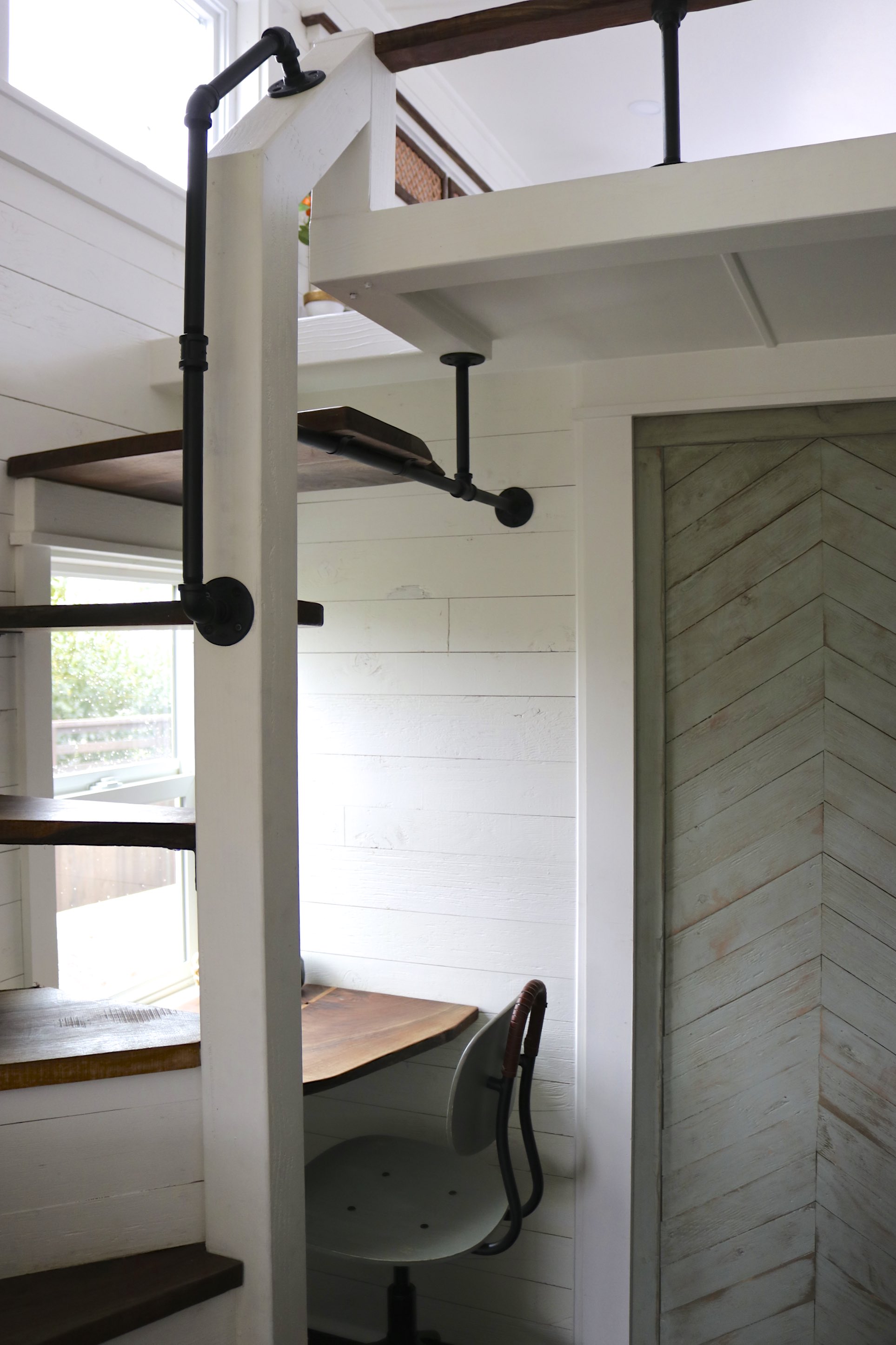 WRITERS RETREAT thumbnail 46