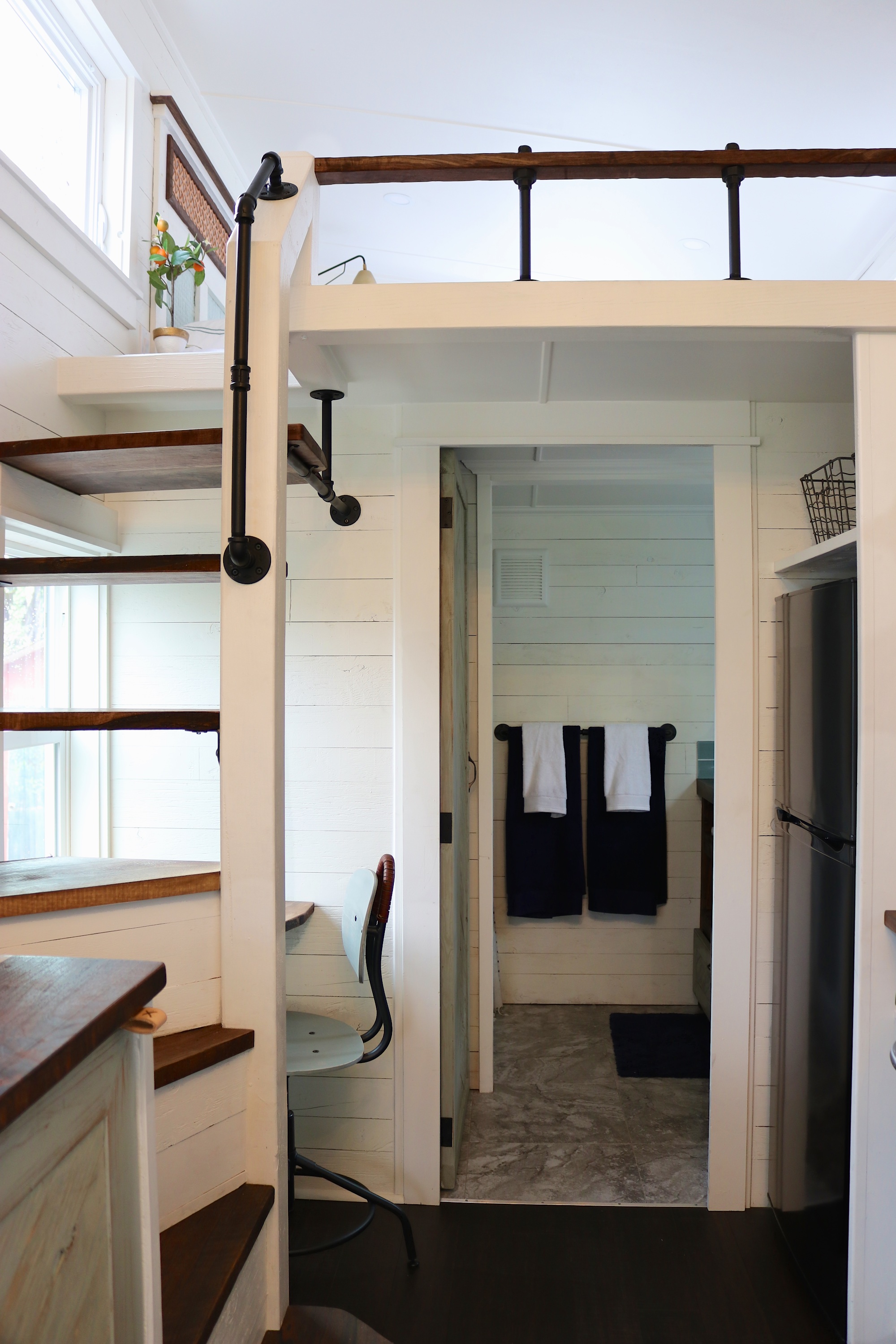 WRITERS RETREAT thumbnail 8