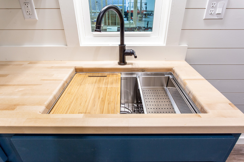 MONTROSE thumbnail 20