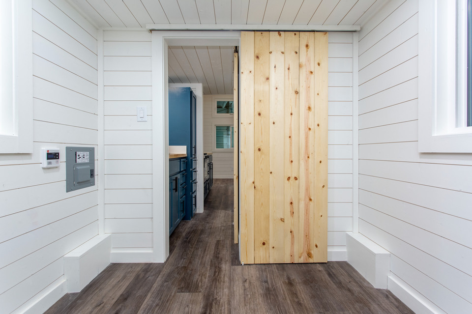 MONTROSE thumbnail 23