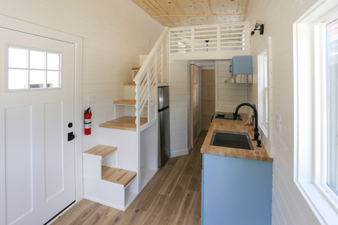 MONTROSE thumbnail 9