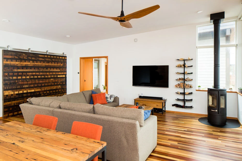 Coastal Cabin thumbnail 4