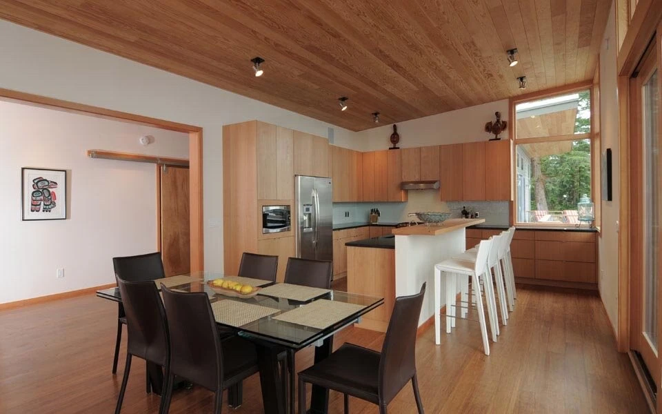 Obstruction Island Cabin thumbnail 2