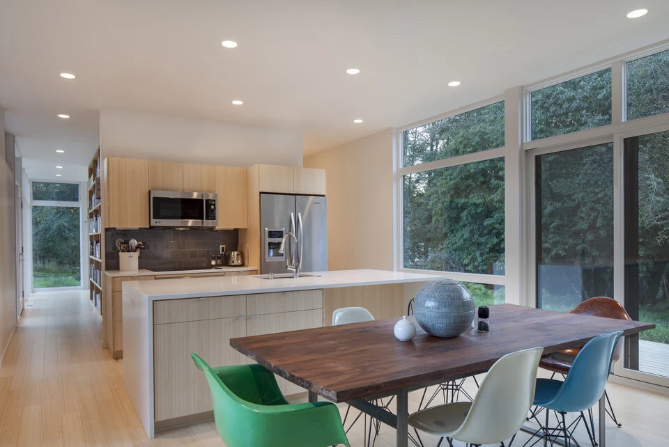 Peninsula Shift thumbnail 2