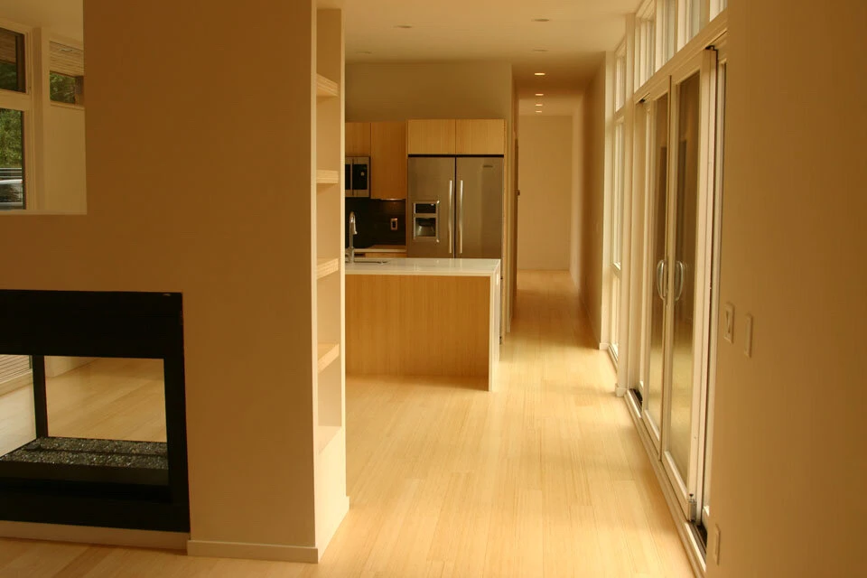 Peninsula Shift thumbnail 5