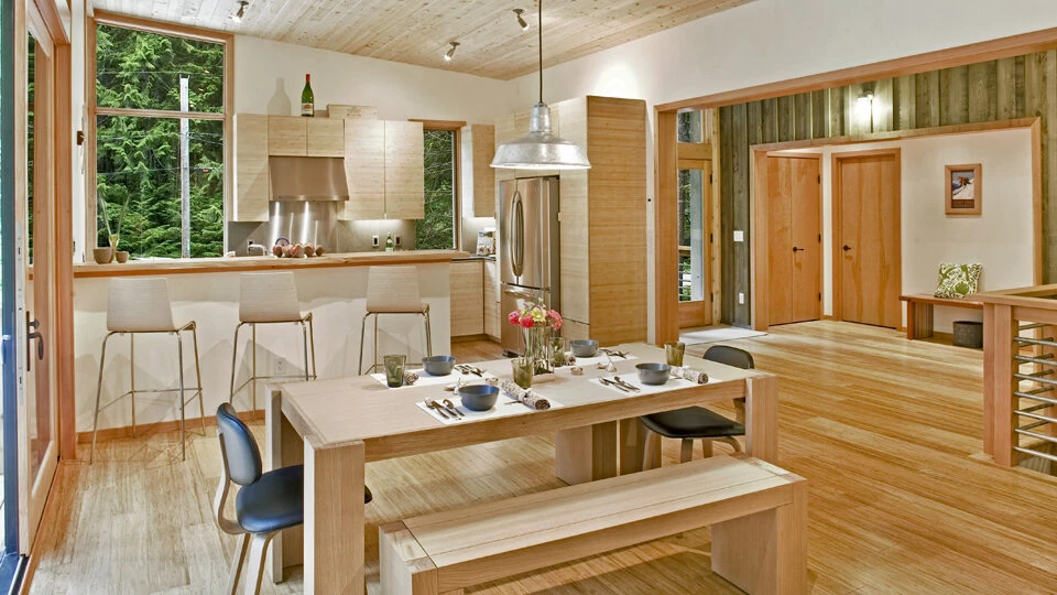 Glacier Cabin thumbnail 4