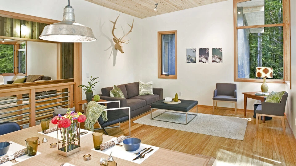 Glacier Cabin thumbnail 5