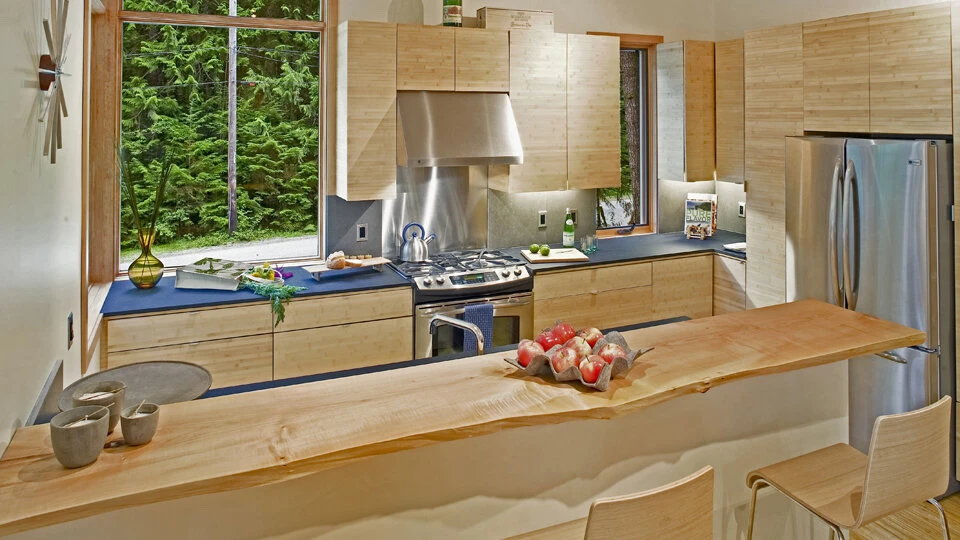 Glacier Cabin thumbnail 6