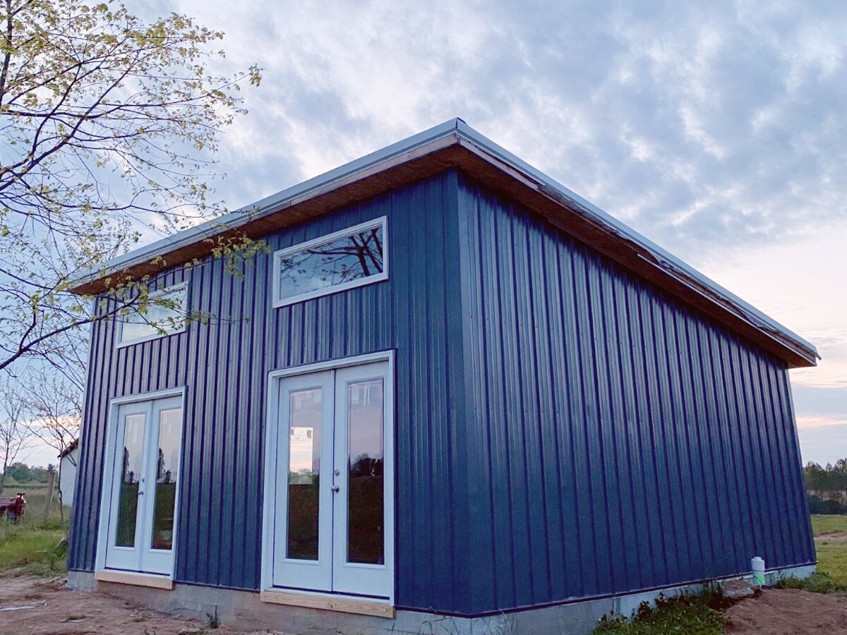 The Modern thumbnail 3