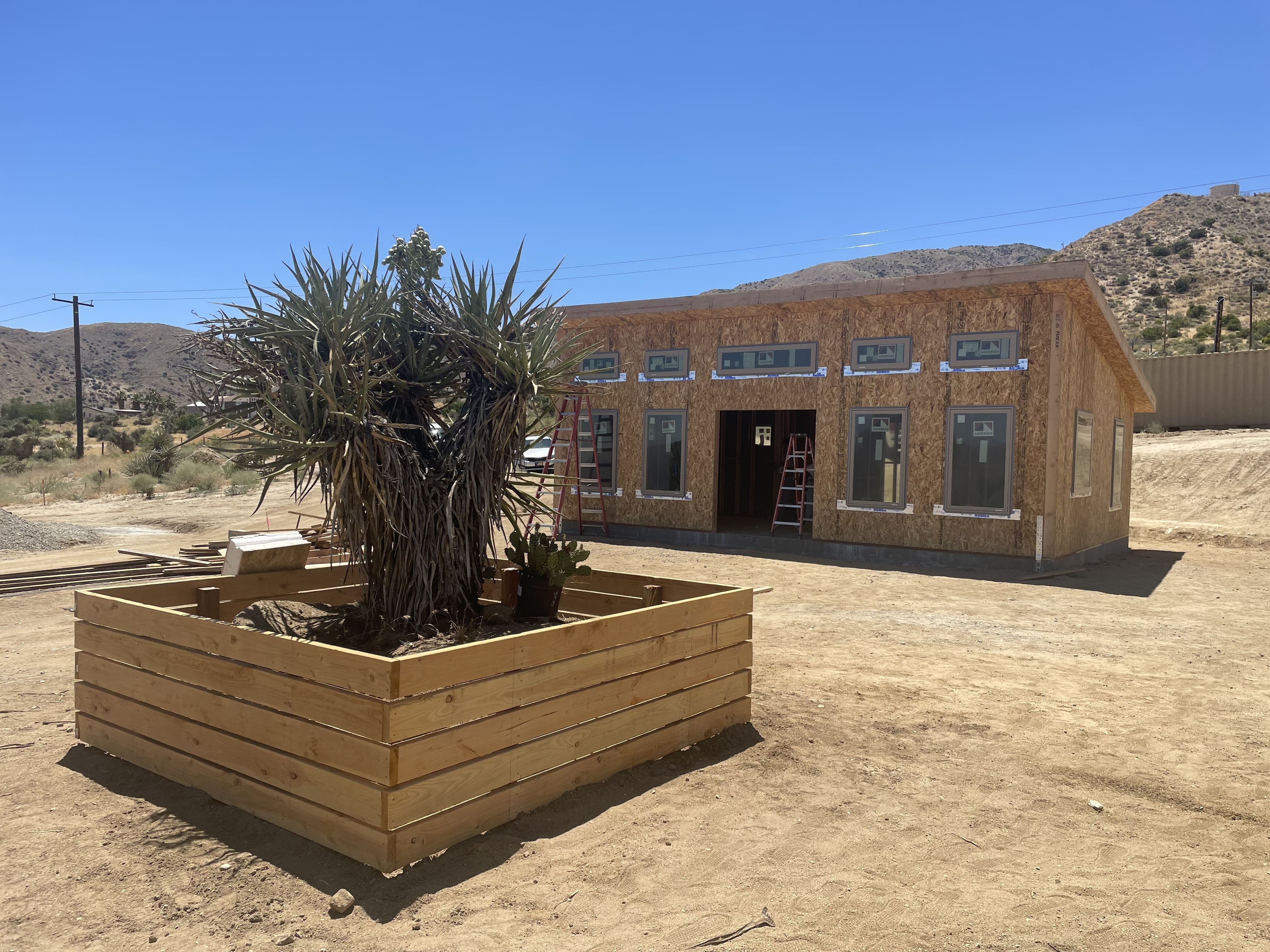 The Modern thumbnail 5